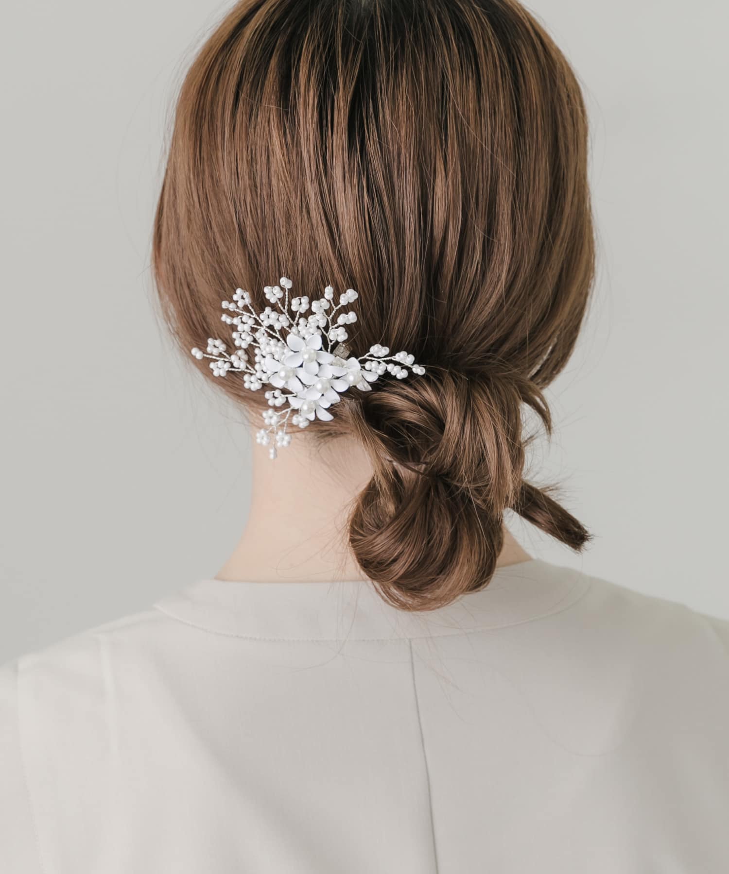 パールシャワーフラワーヘアクリップ WHT -
