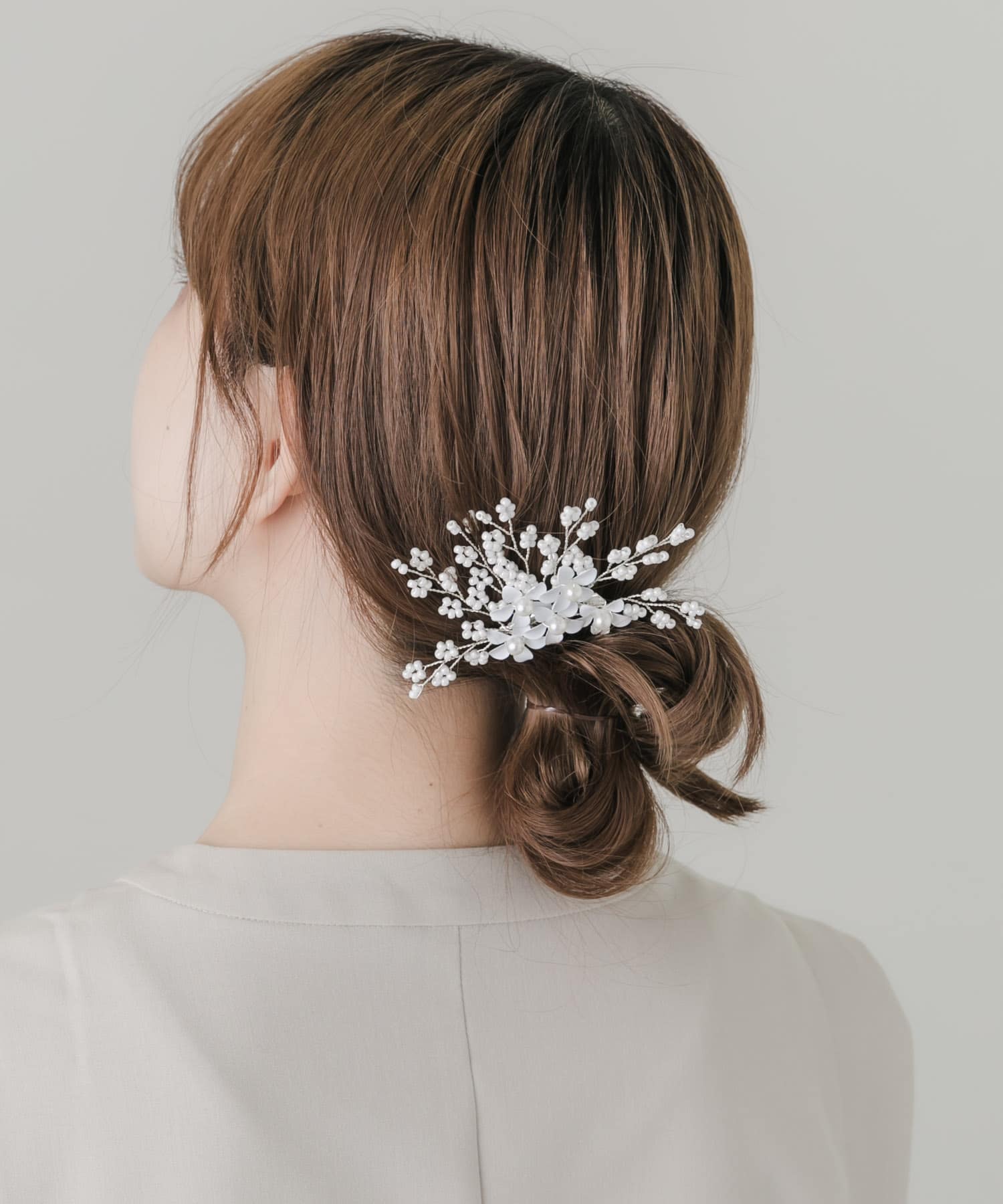 パールシャワーフラワーヘアクリップ WHT -