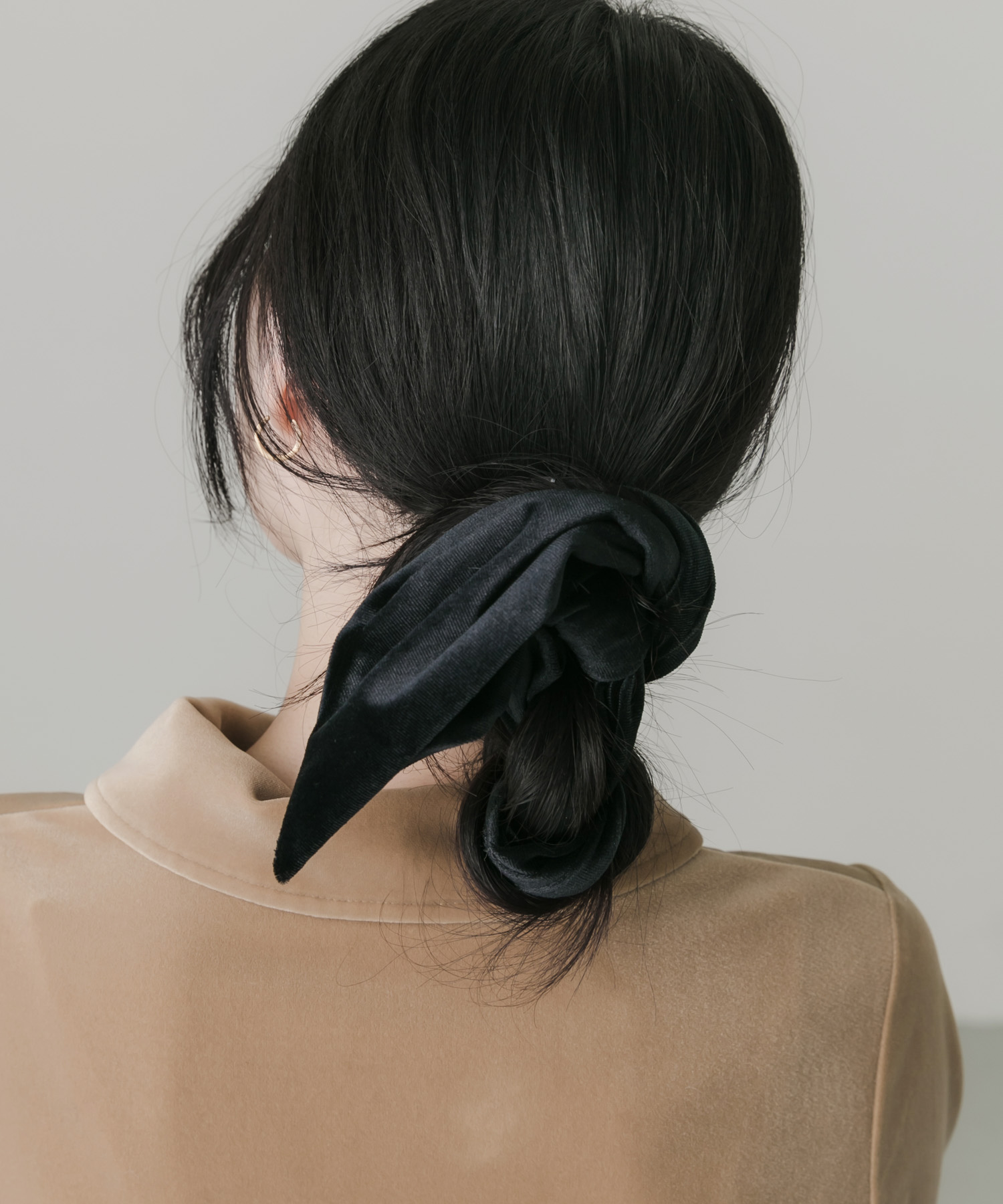 ベロアマルチWAYヘアカフ BLK -