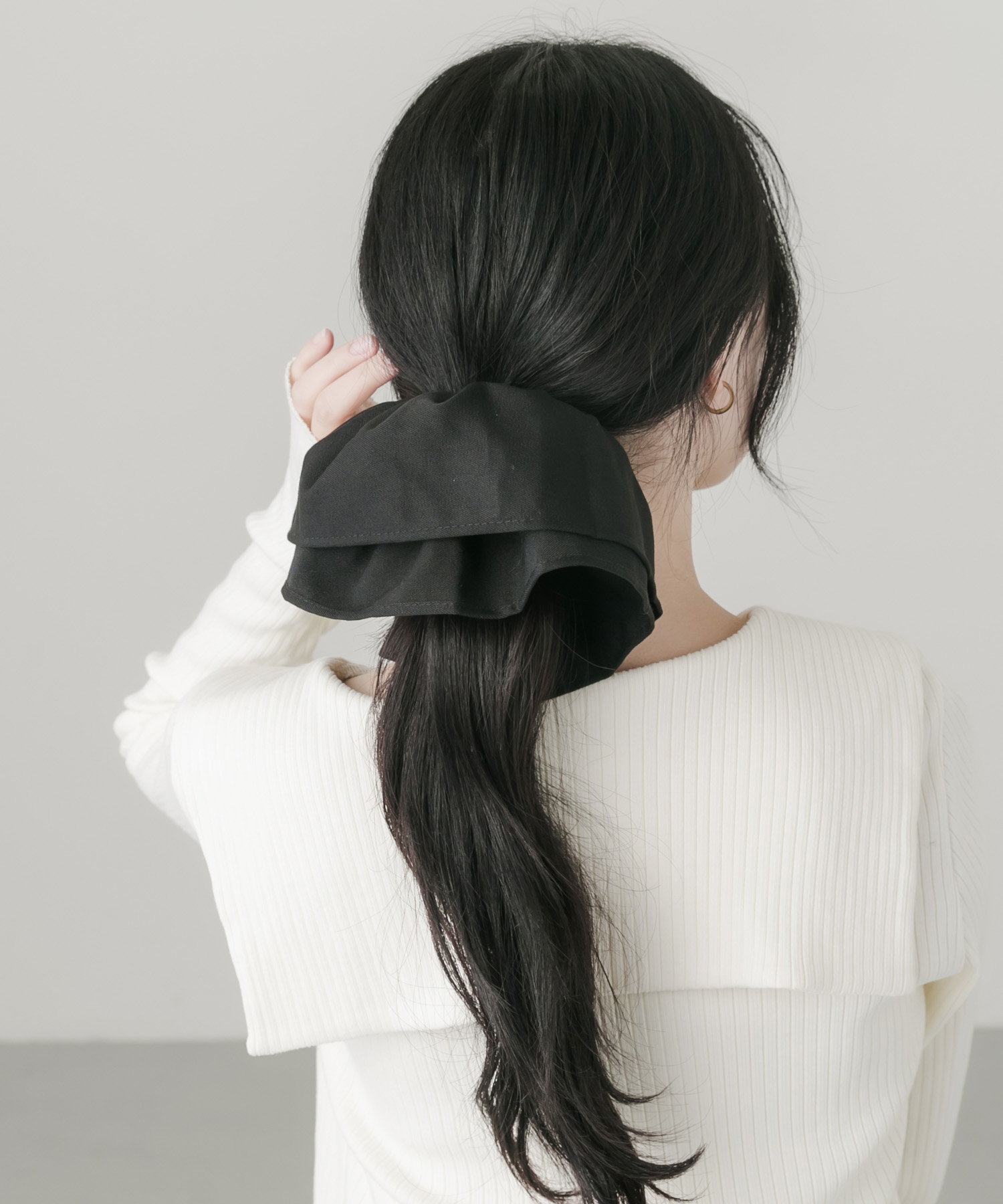 フリルボリュームシュシュ BLK -