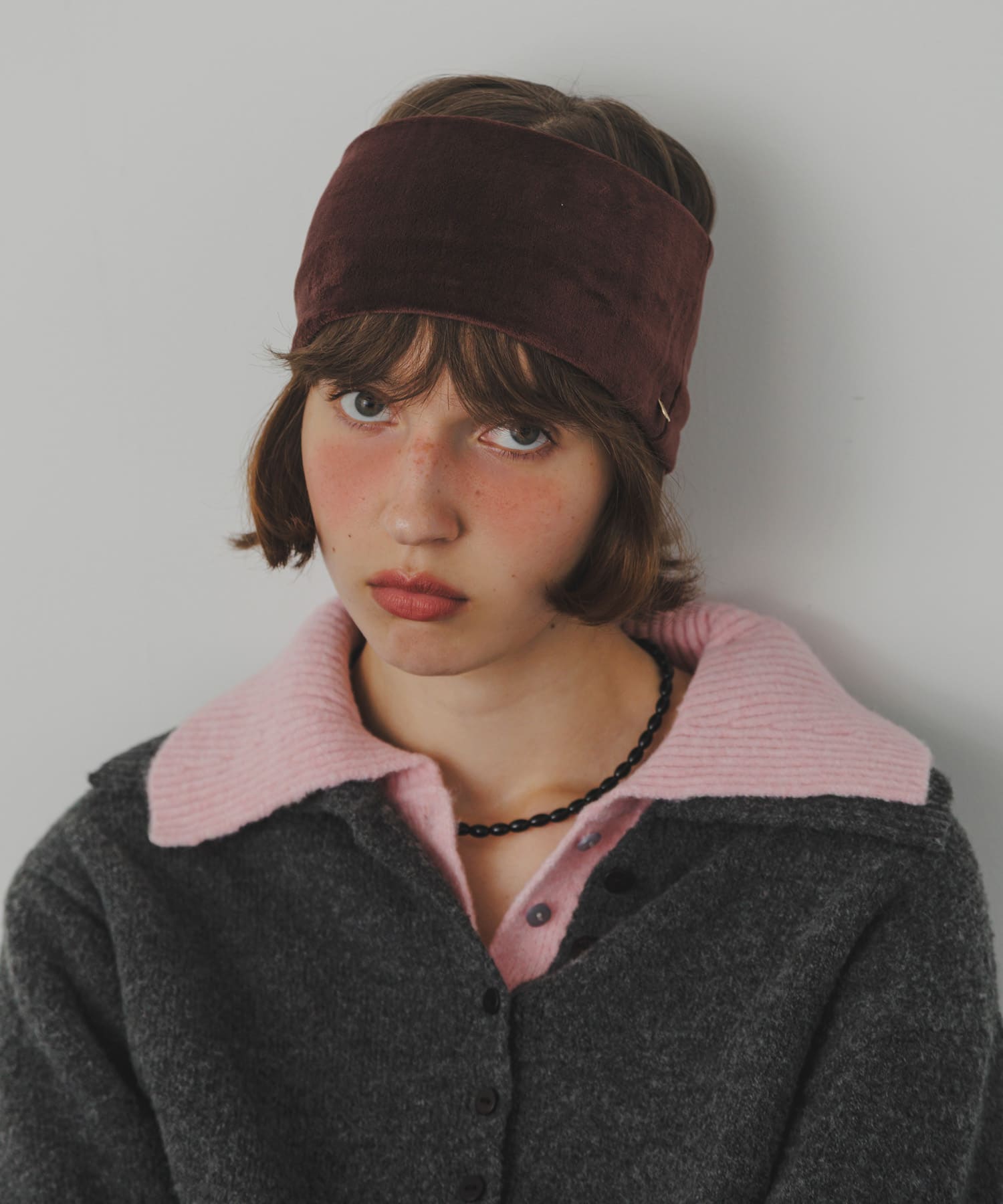 ベロアワイドヘアバンド DBR -