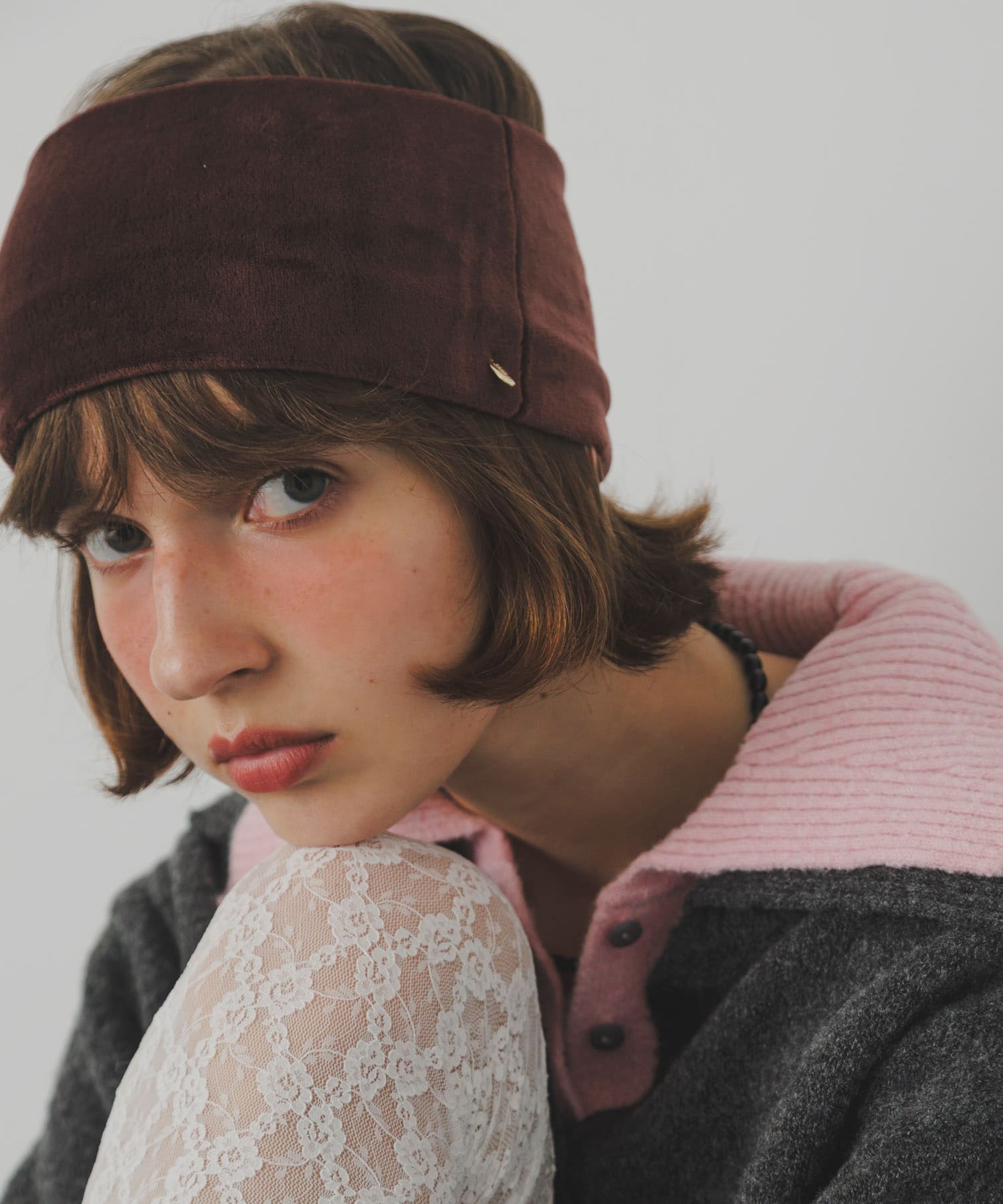 ベロアワイドヘアバンド DBR -