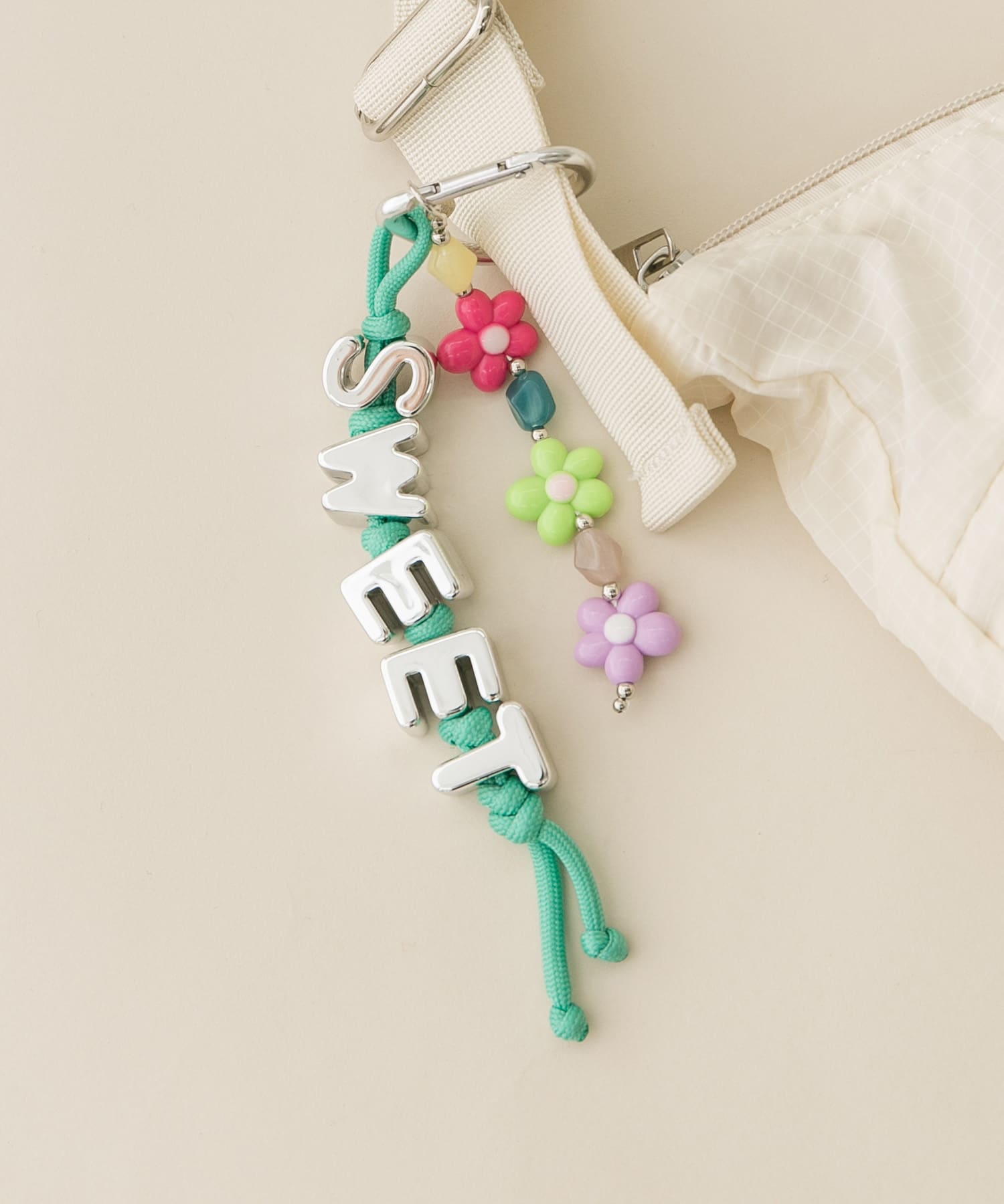 カラフルビーズワードキーチェーン