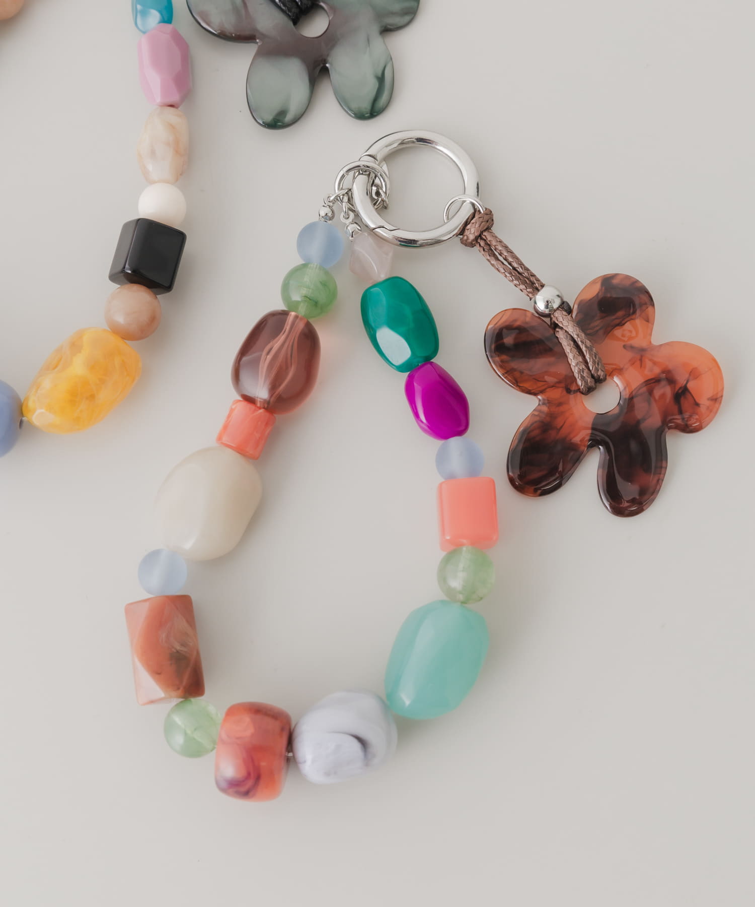 フラワーモチーフカラフルキーチェーン BRN MIX -