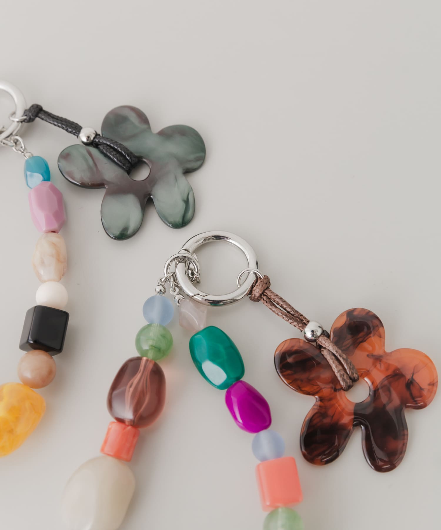 フラワーモチーフカラフルキーチェーン BRN MIX -