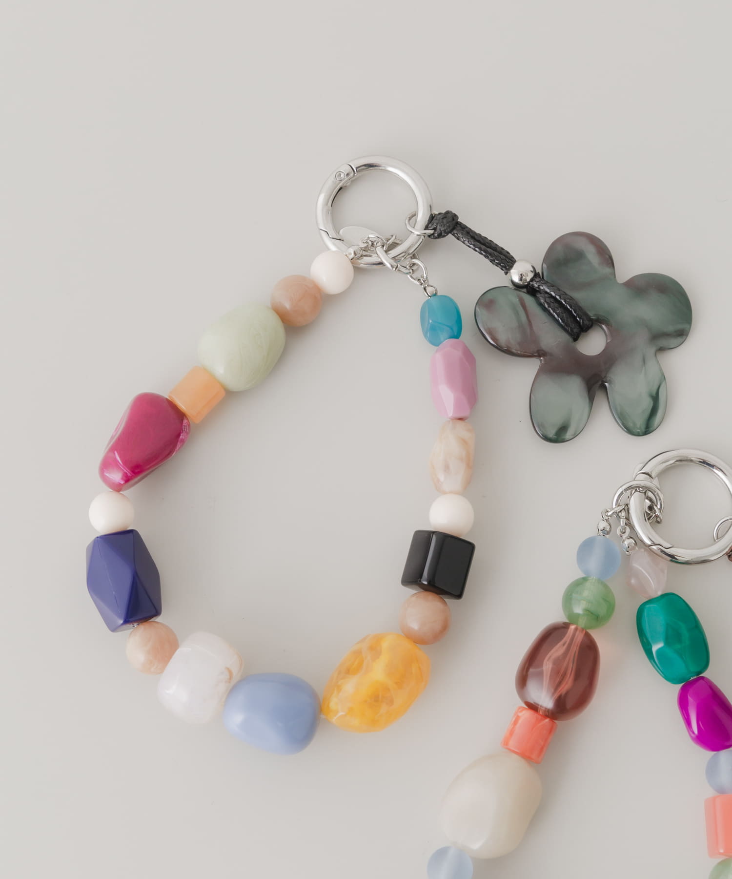 フラワーモチーフカラフルキーチェーン BLU MIX -