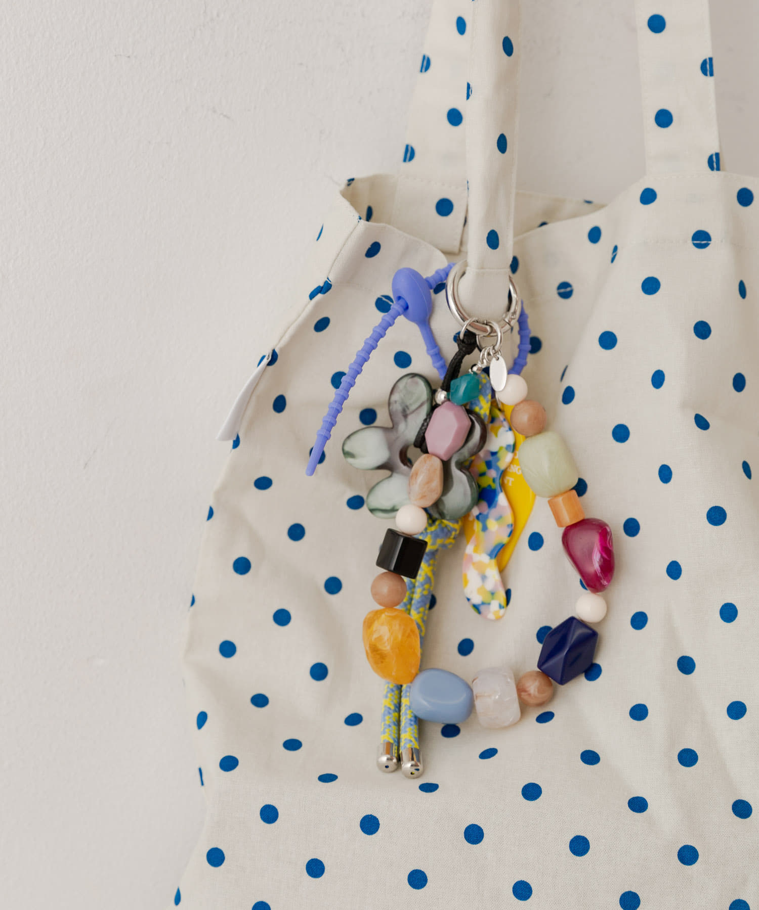 フラワーモチーフカラフルキーチェーン BLU MIX -