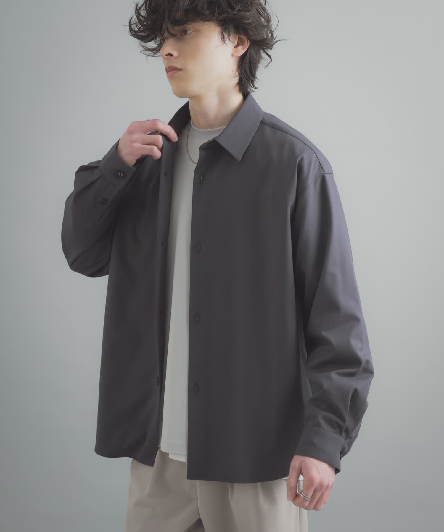 『ユニセックス』『イージーケア』カラールーズシャツ CHARCOAL M