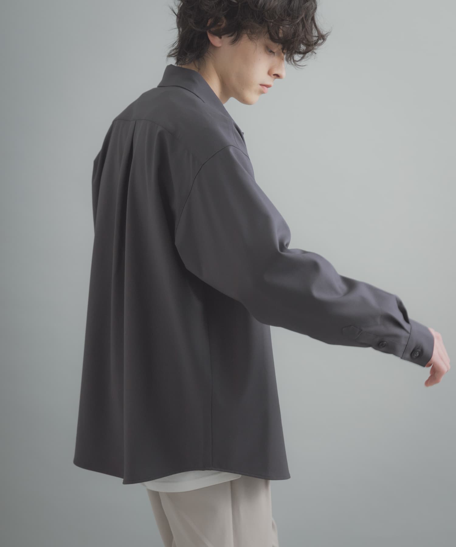 『ユニセックス』『イージーケア』カラールーズシャツ CHARCOAL M