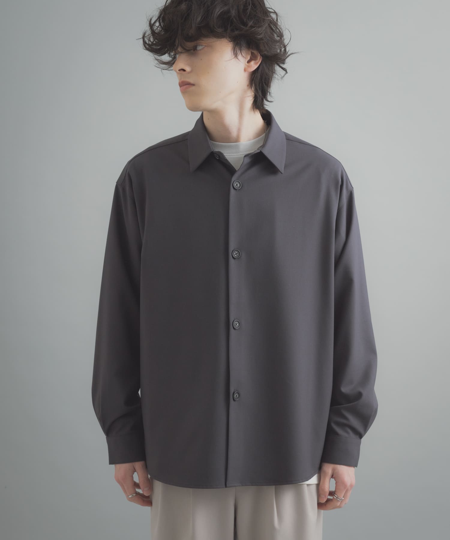 『ユニセックス』『イージーケア』カラールーズシャツ CHARCOAL M