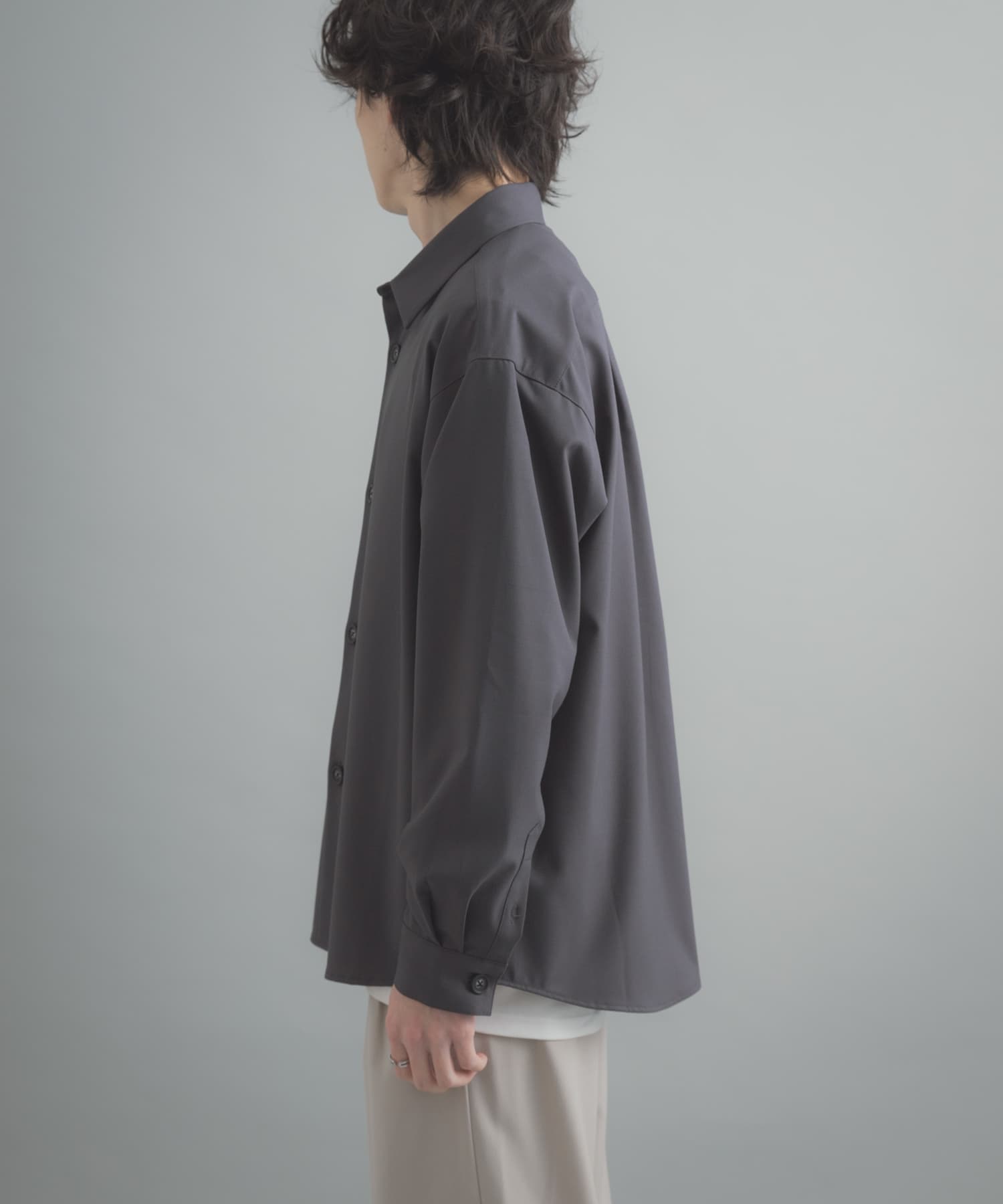 『ユニセックス』『イージーケア』カラールーズシャツ CHARCOAL M