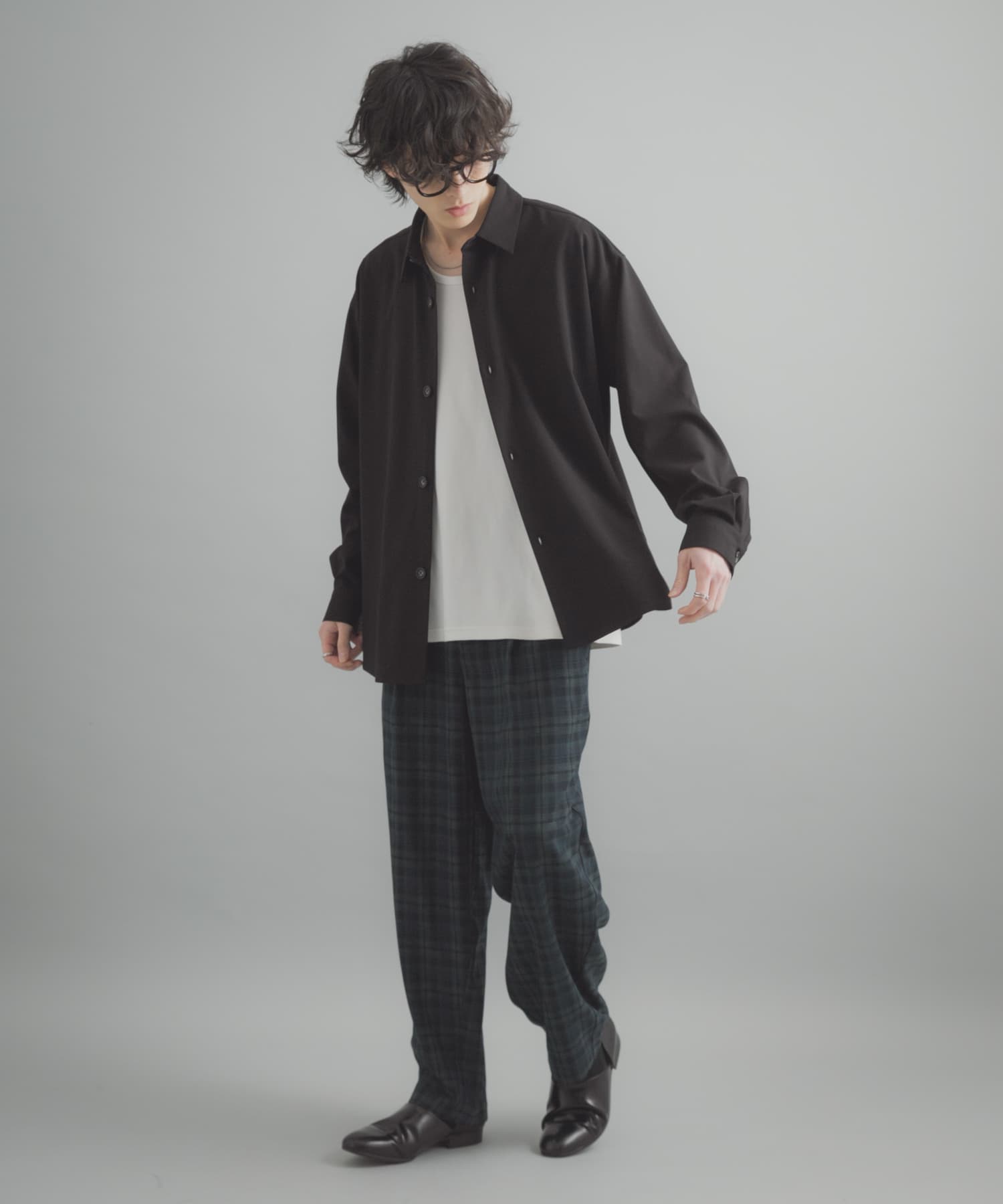 『ユニセックス』『イージーケア』カラールーズシャツ BLACK M