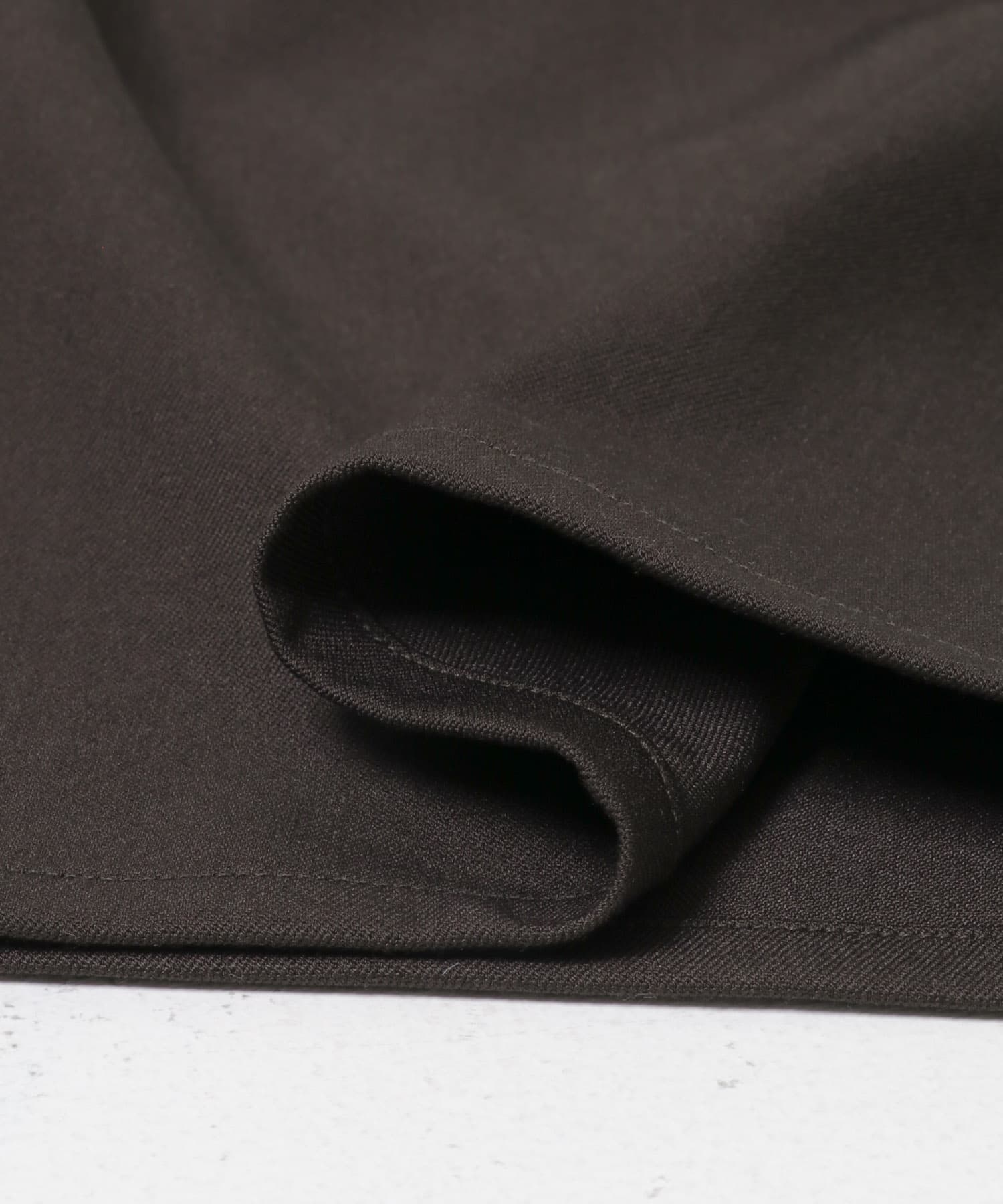 ラウンドポケットワンタックワイドスラックス BROWN M