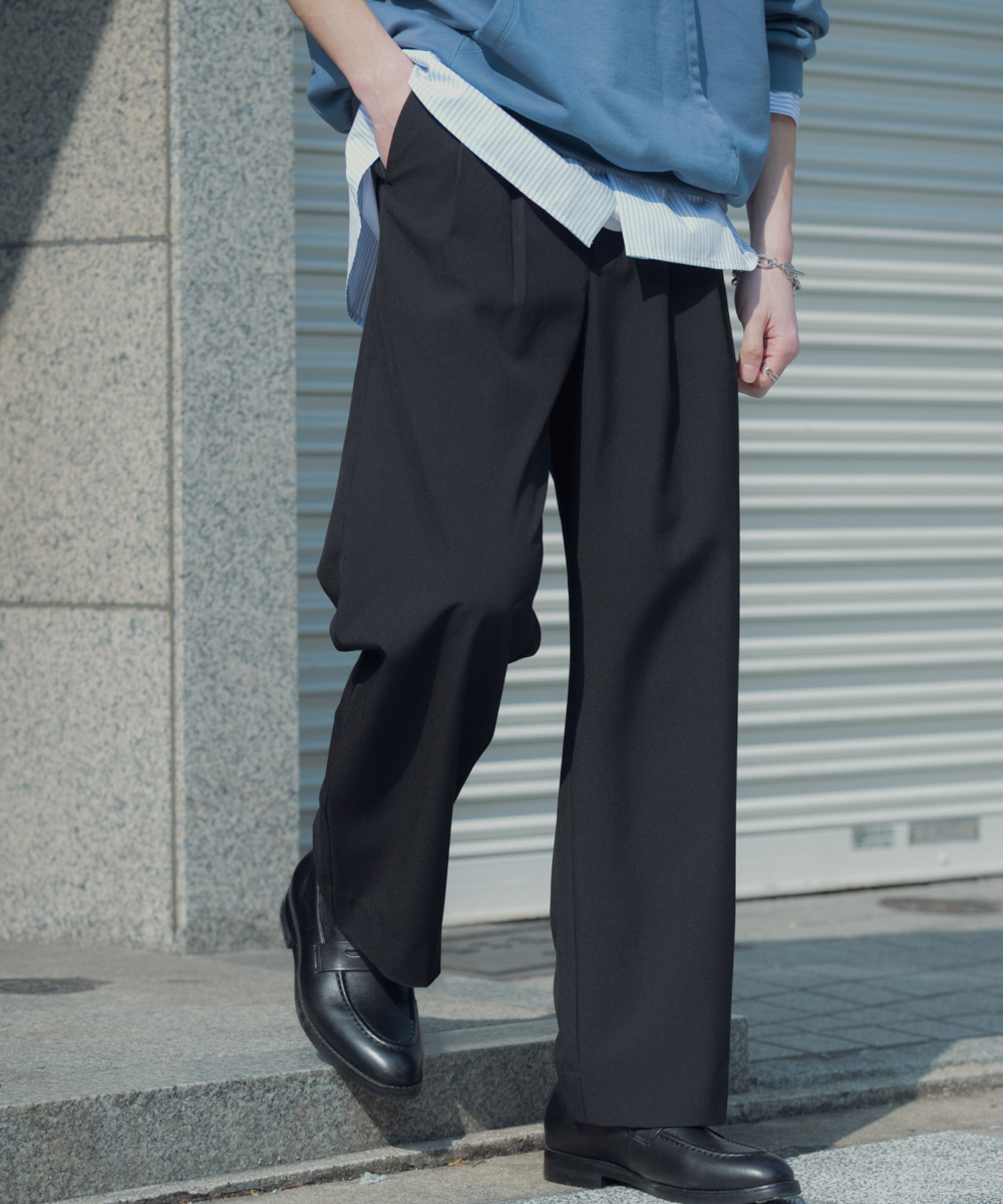 ダブルタックワイドパンツ