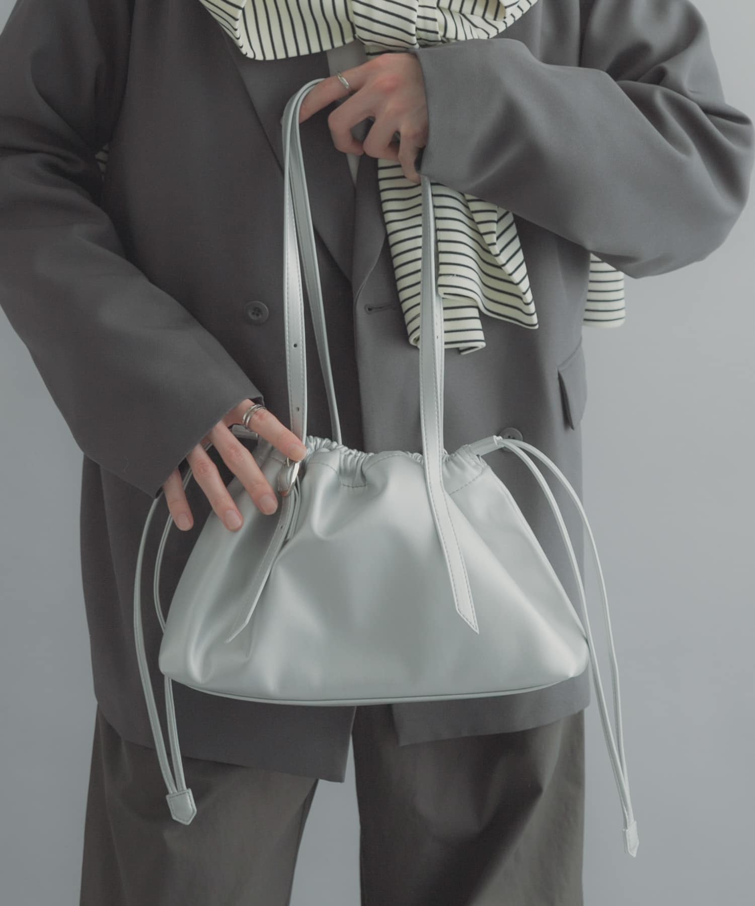 ロングハンドルキンチャクショルダーバッグ SILVER One