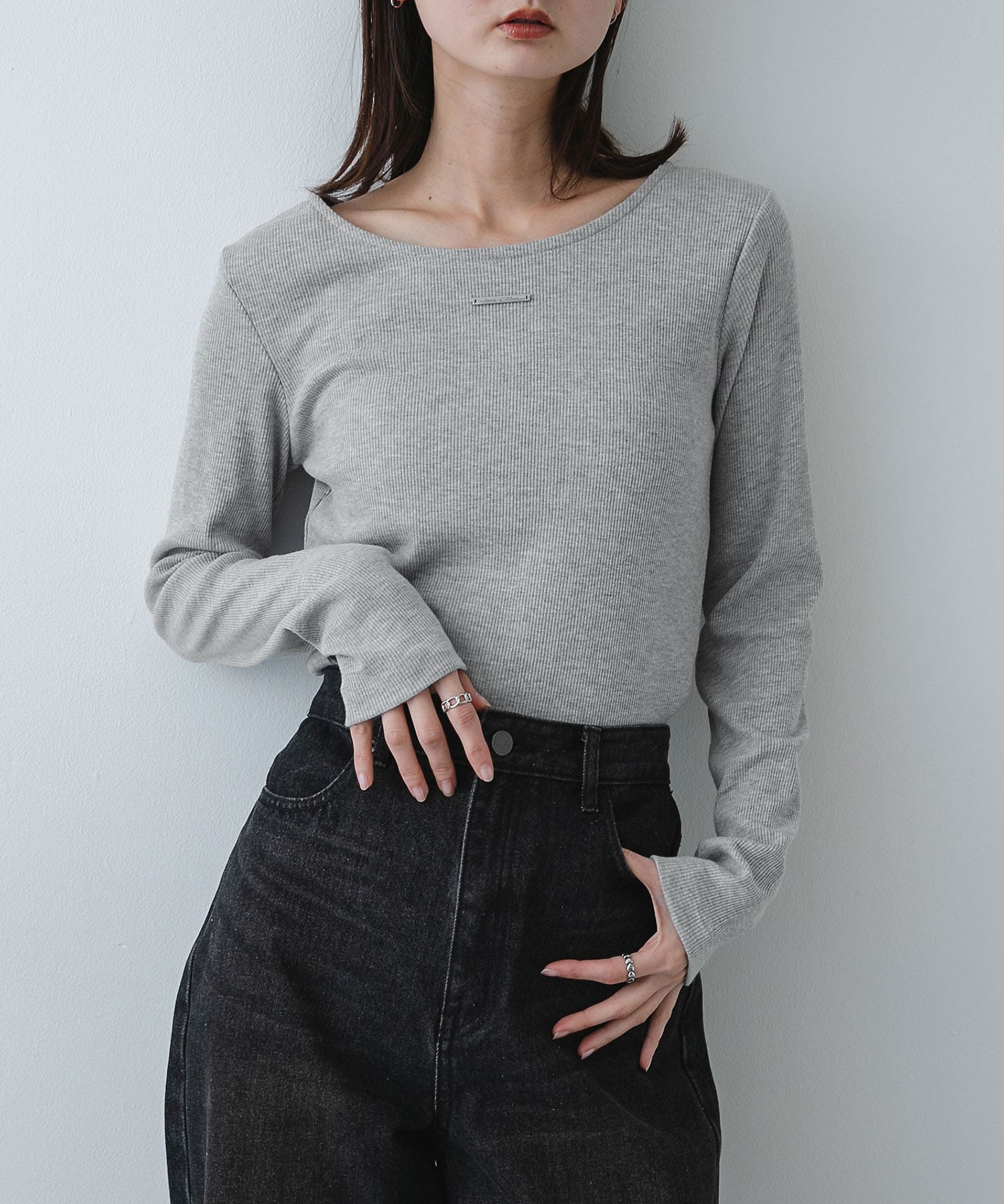 プレートツキバレエネックトップ