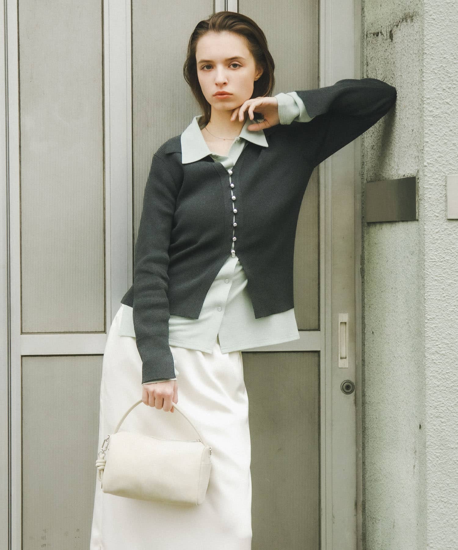 『一部WEB限定カラー』『洗濯可』メタルボタンエリツキコンパクトカーディガン