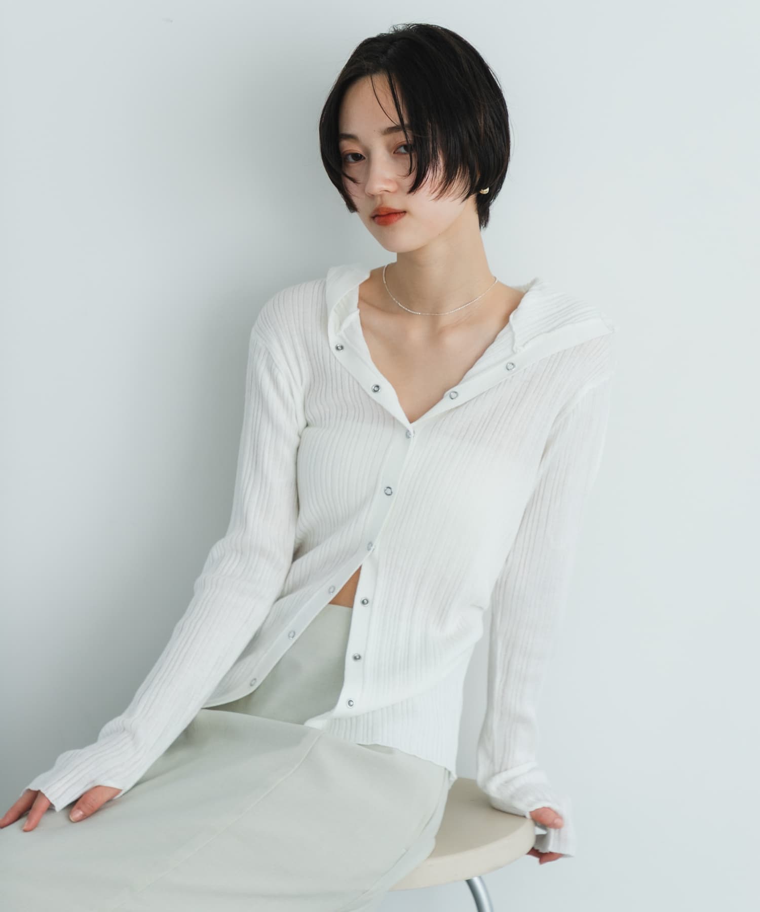 OFF WHITE