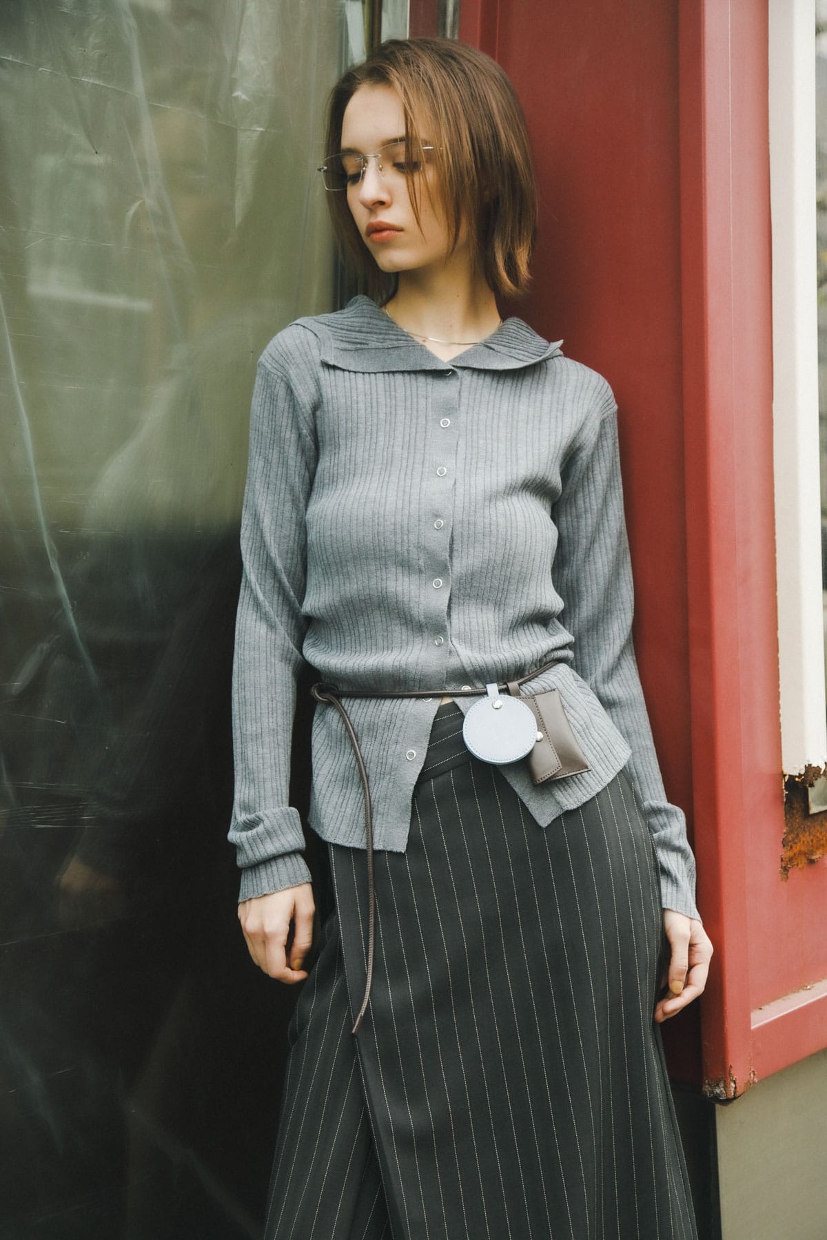 GRAY