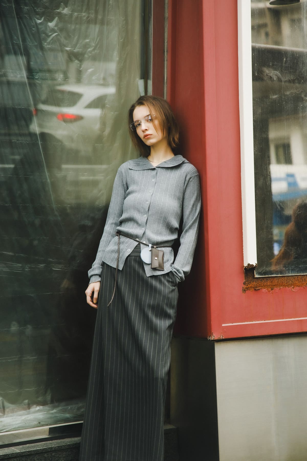 GRAY