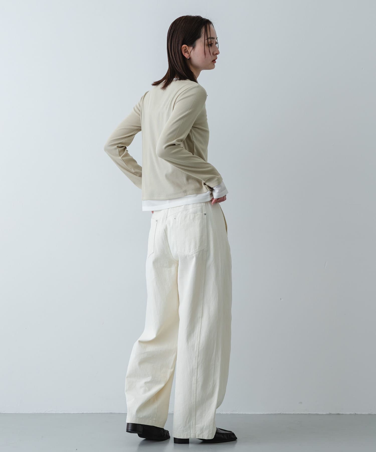 Y.BEIGE