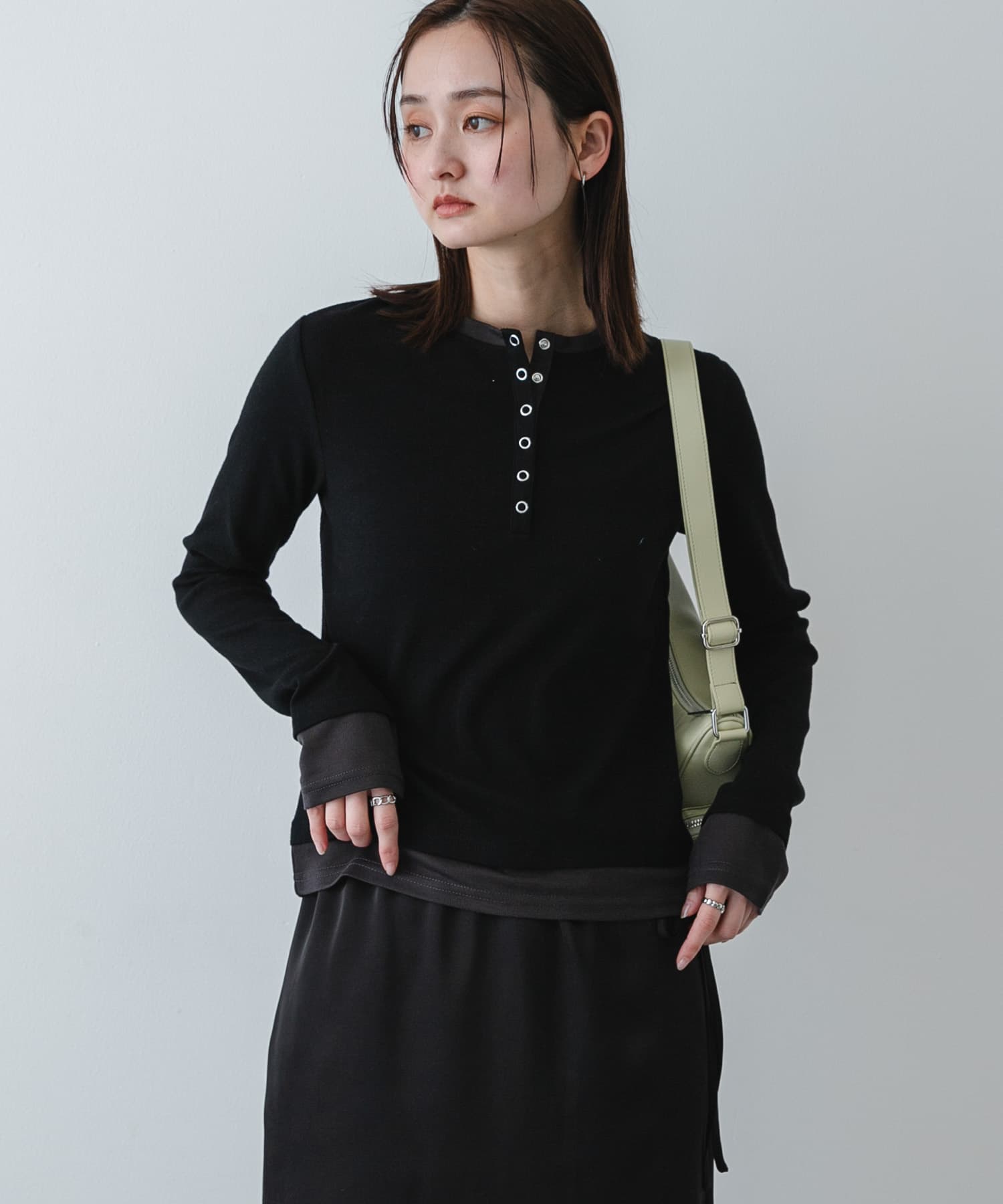 『洗濯可』ヘンリーネックレイヤードトップ