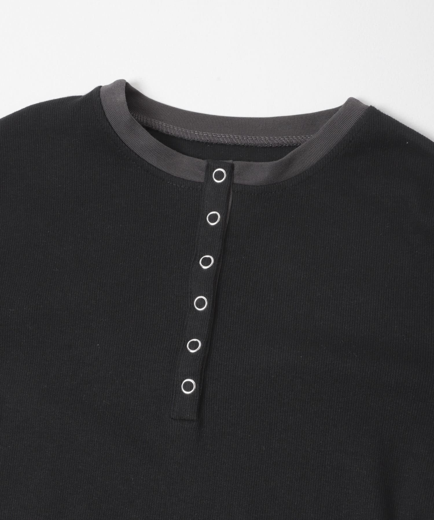 『洗濯可』ヘンリーネックレイヤードトップ BLACK One