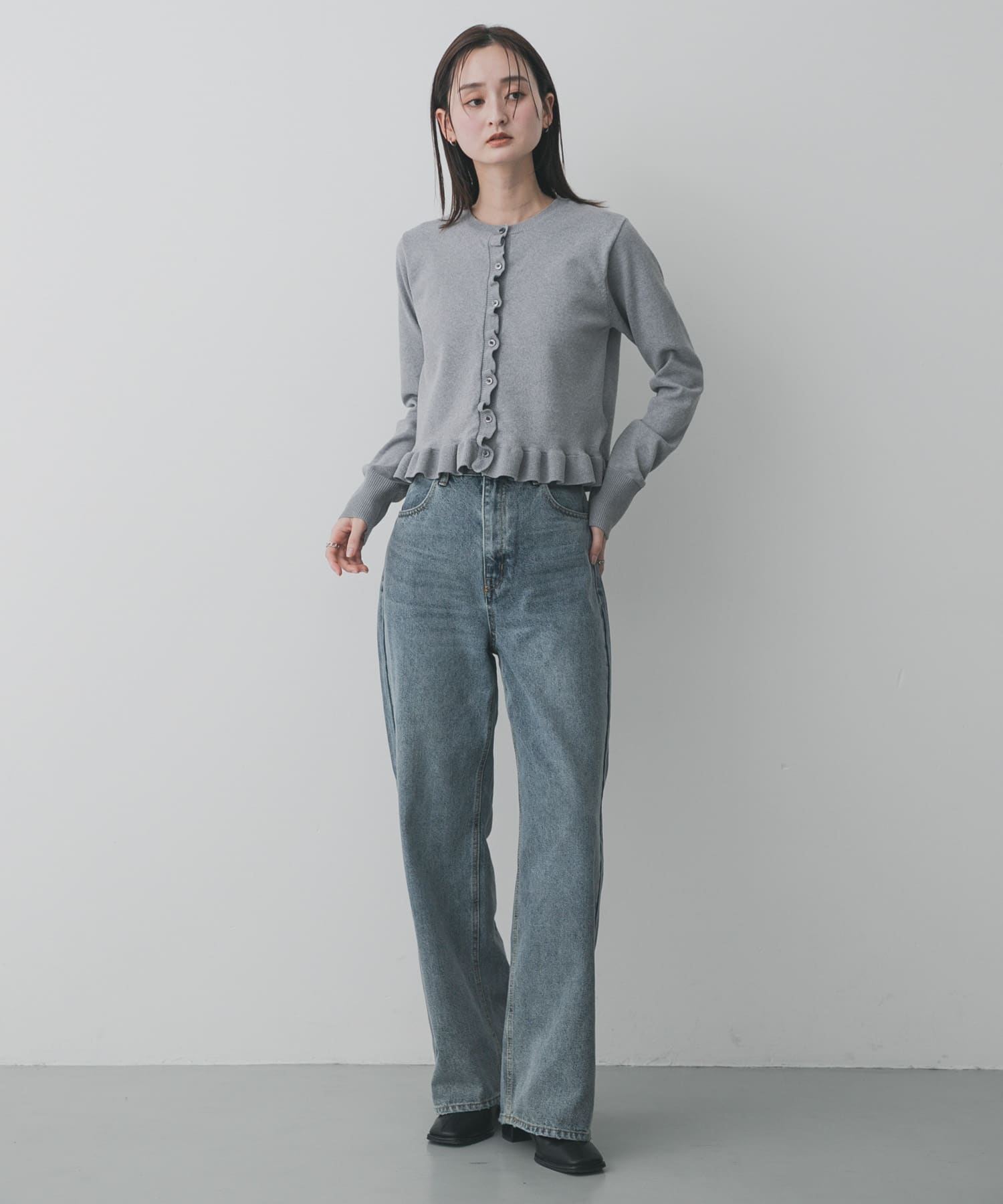 GRAY