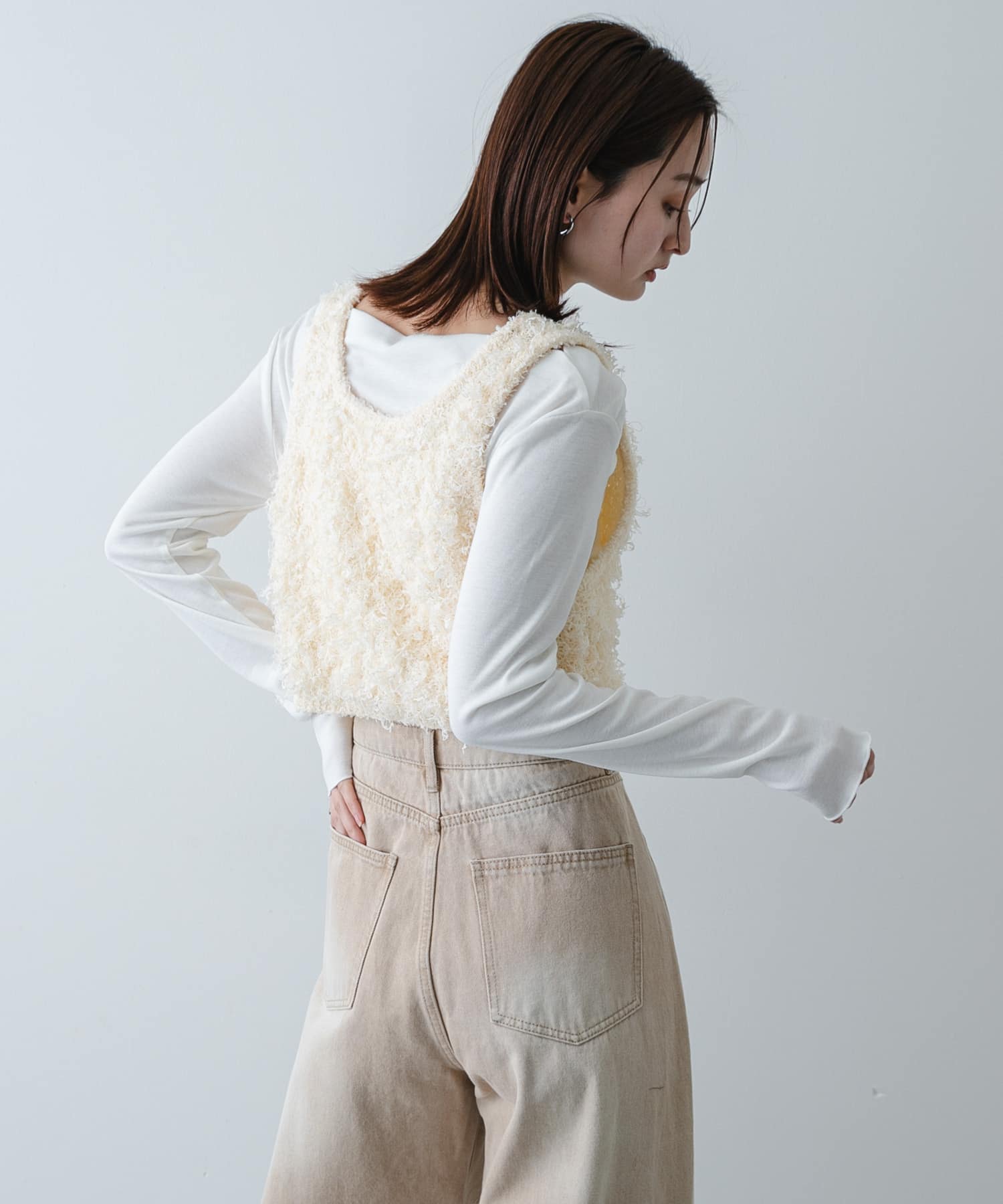 OFF WHITE