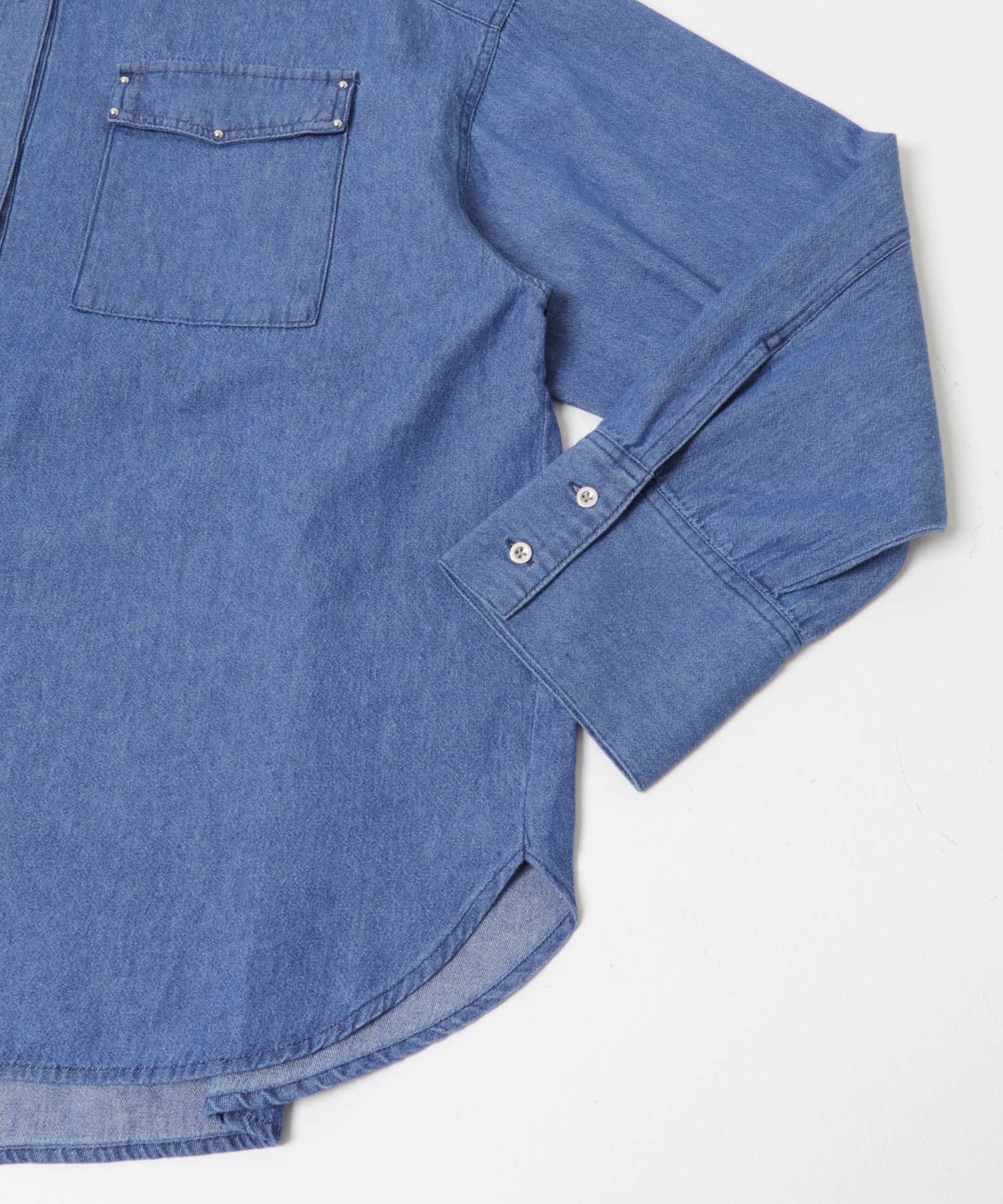スタッズデニムシャツ D.INDIGO One