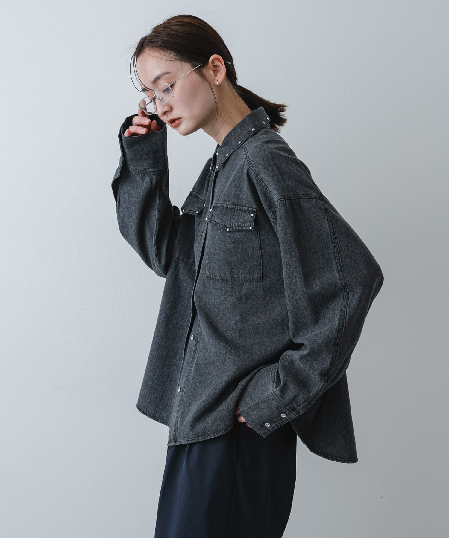 スタッズデニムシャツ(One L.GRAY): トップス｜URBAN RESEARCH公式