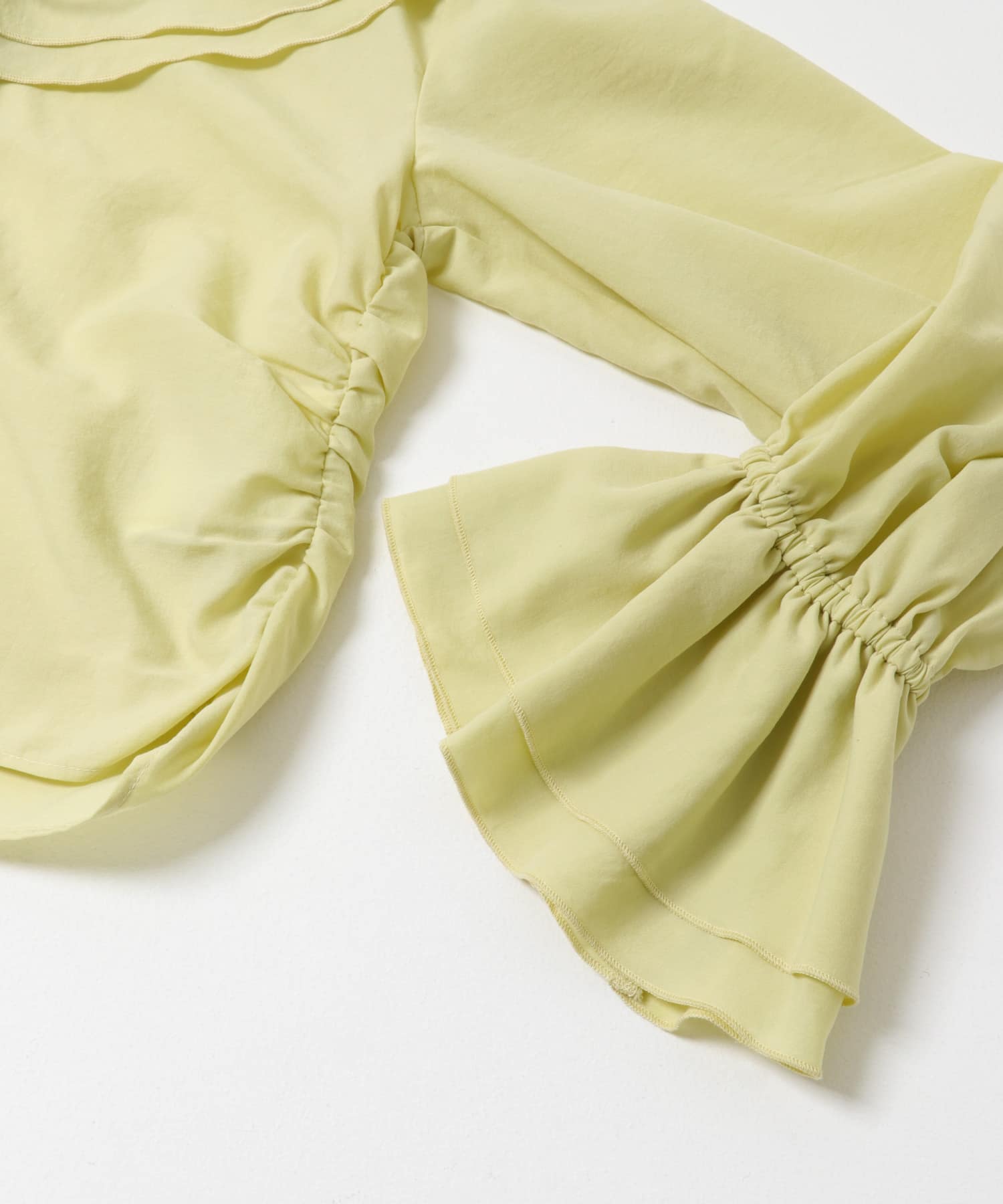 ラッフルブラウス Y.BEIGE One