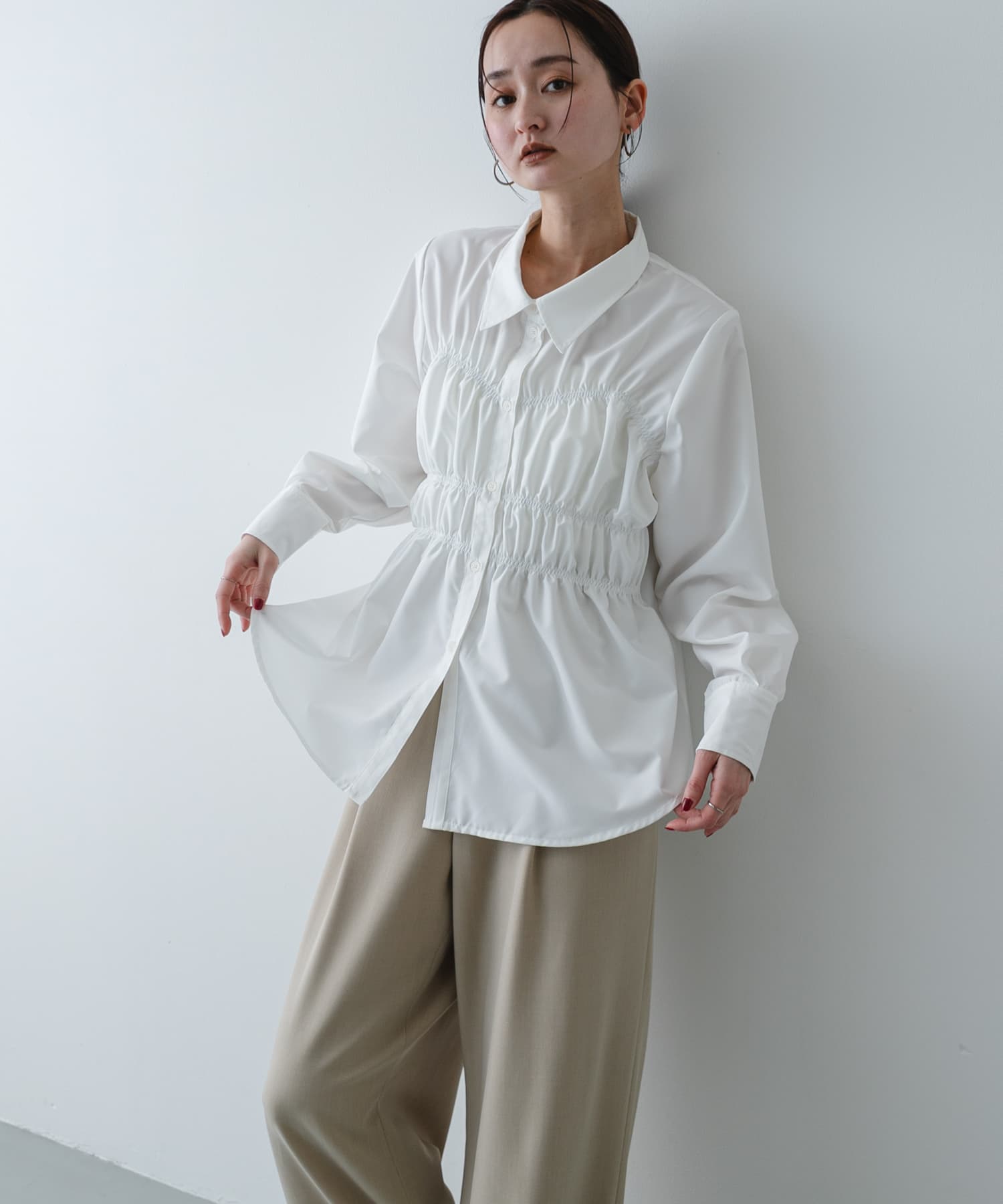 シャーリングデザインシャツ