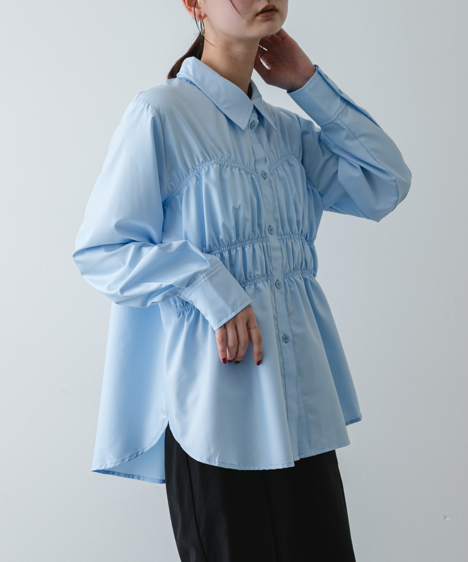 シャーリングデザインシャツ