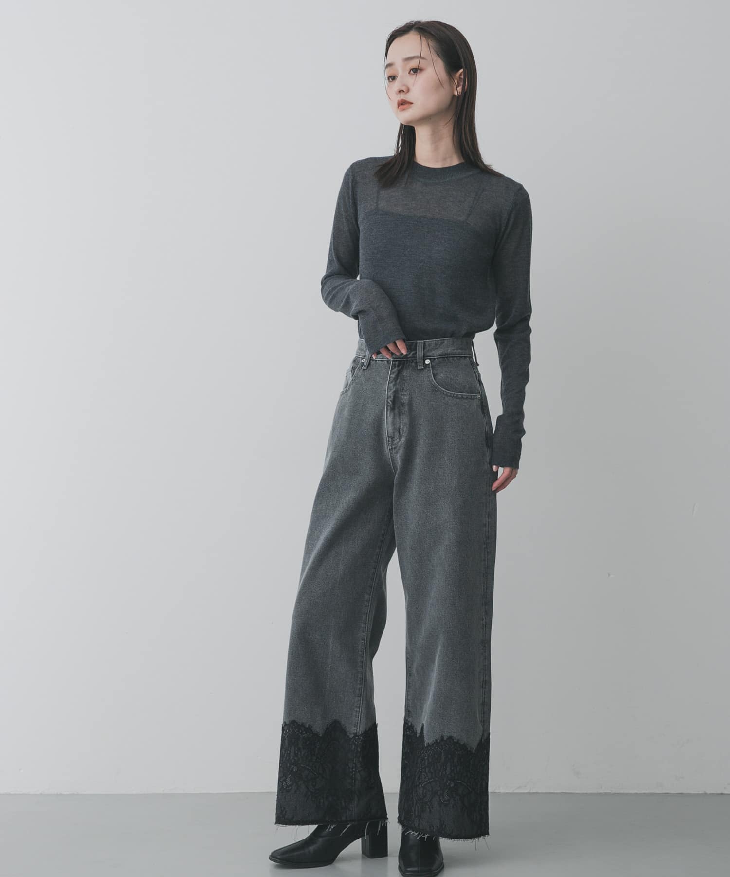 GRAY