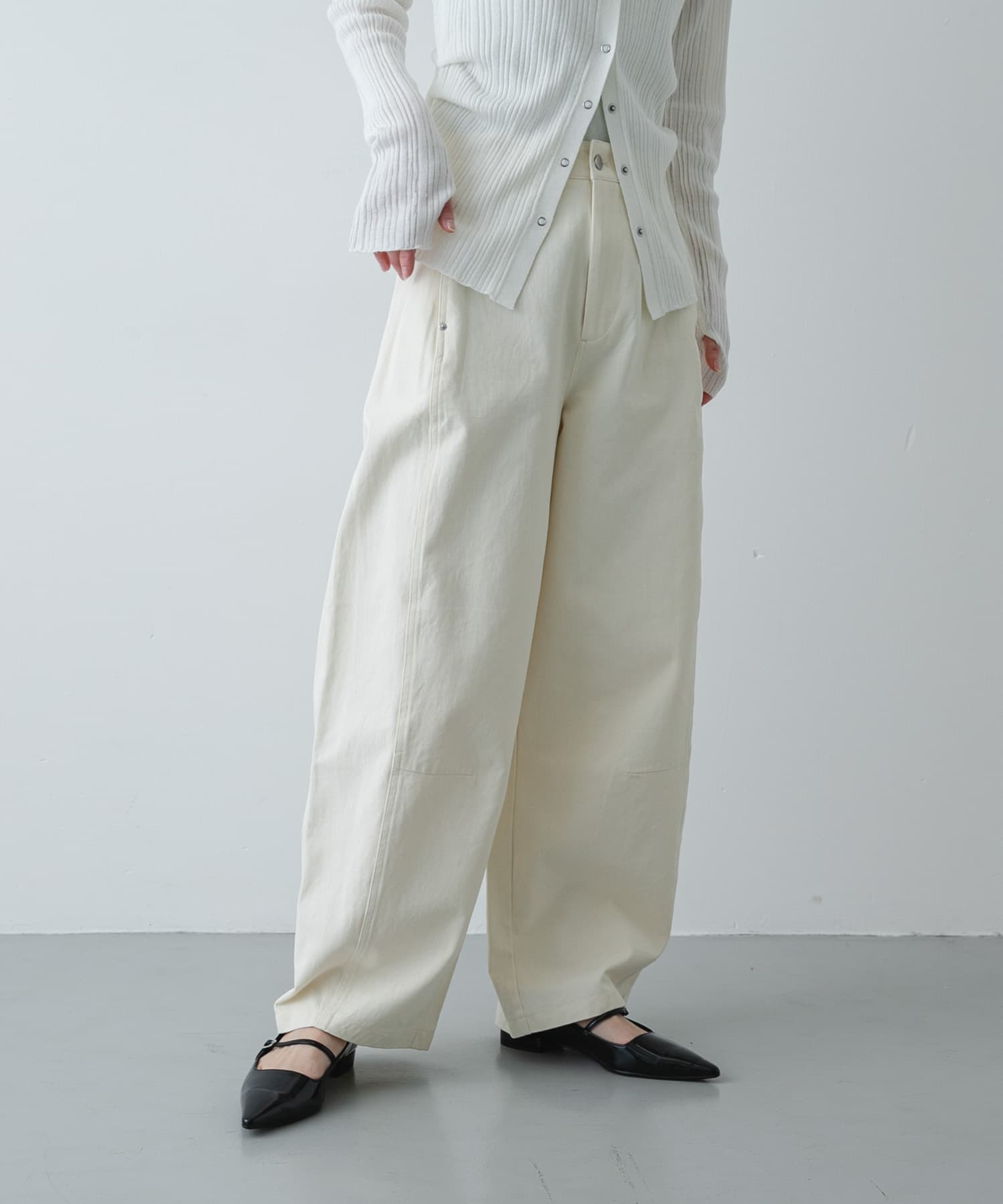 バレルレッグチノパンツ