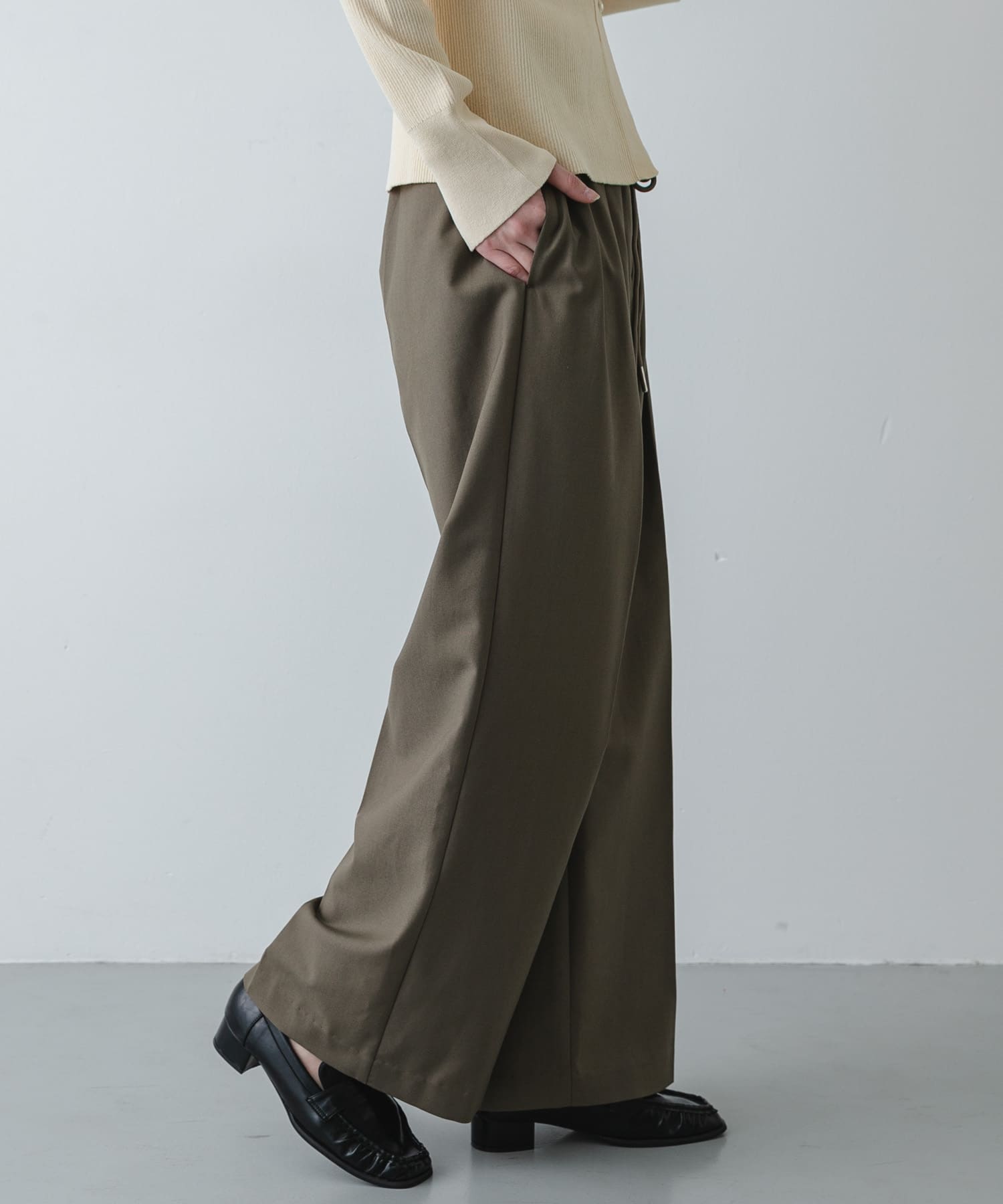 KHAKI