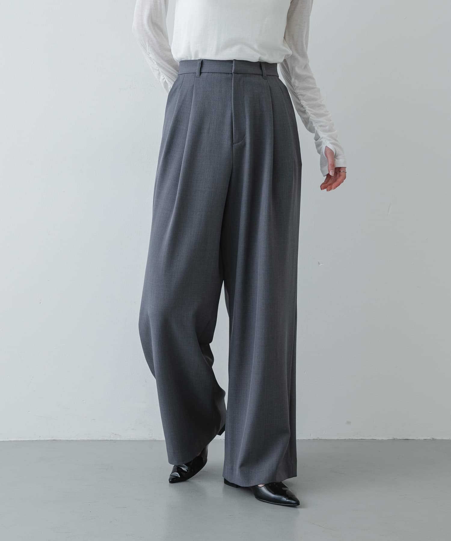 GRAY