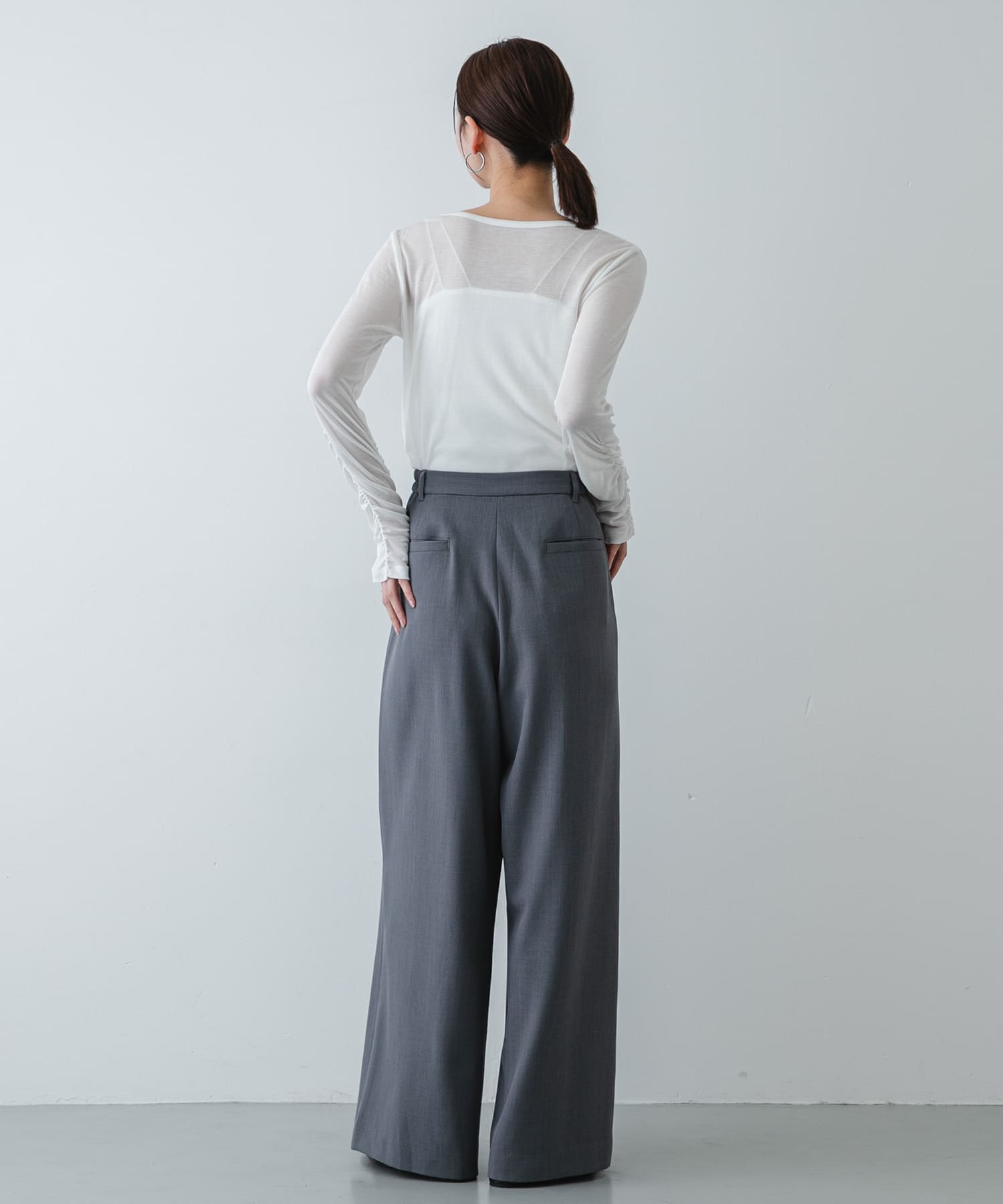 GRAY