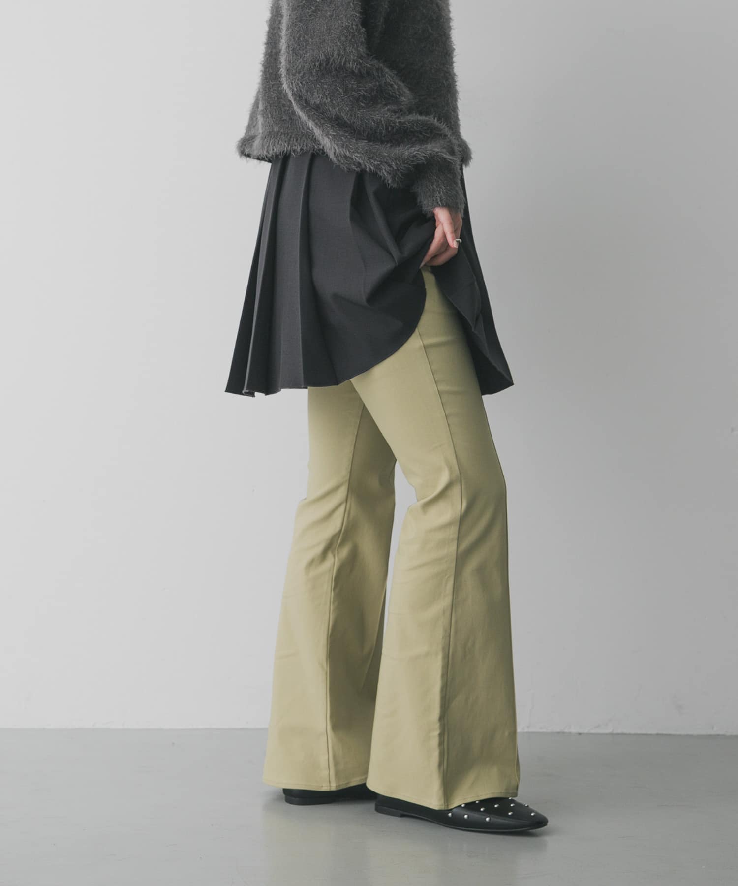 ストレッチフレアパンツ