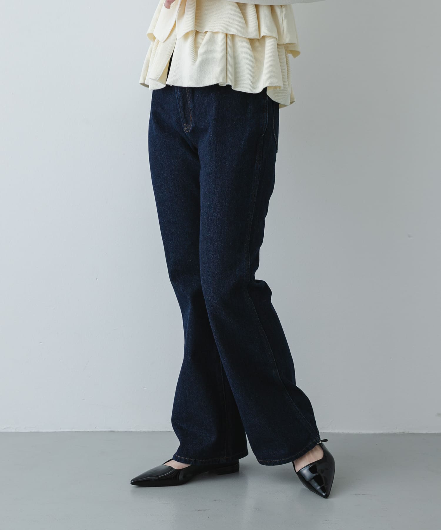 セミフレアデニム