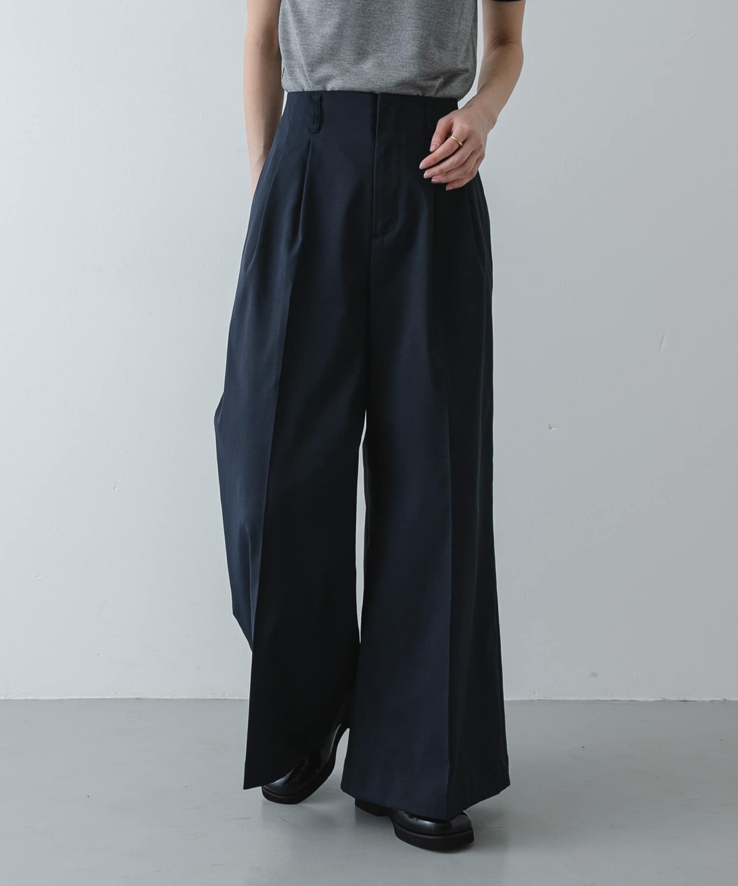 XS/Lサイズ/WEB限定』バギーチノパンツ(XS IVORY): ボトム｜URBAN