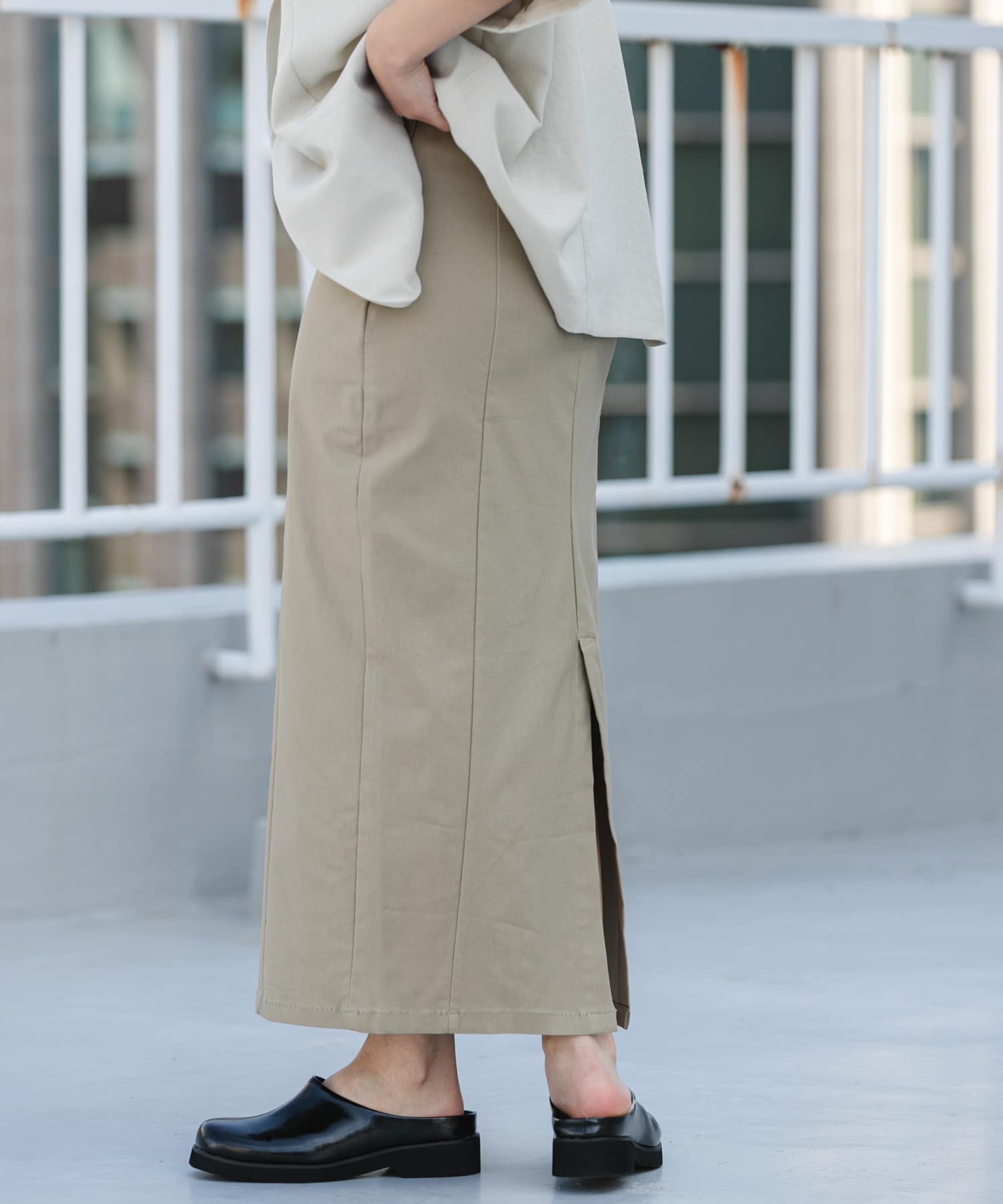 BEIGE