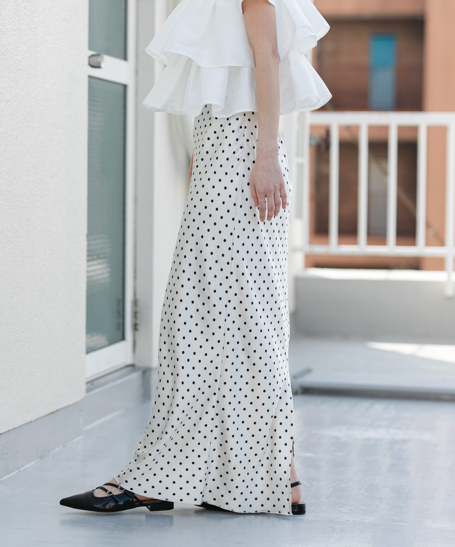 サテンアイラインスカート