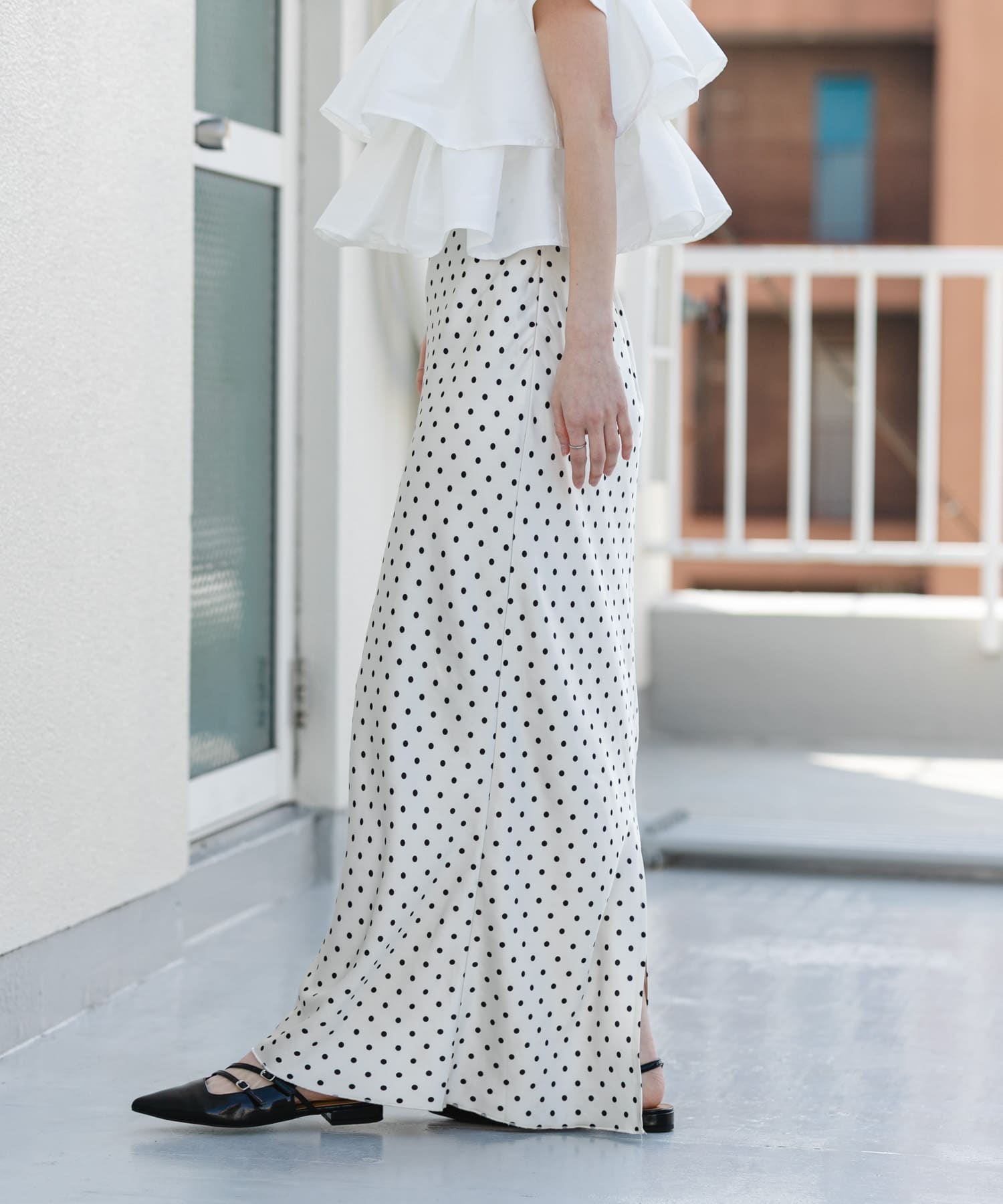 サテンアイラインスカート