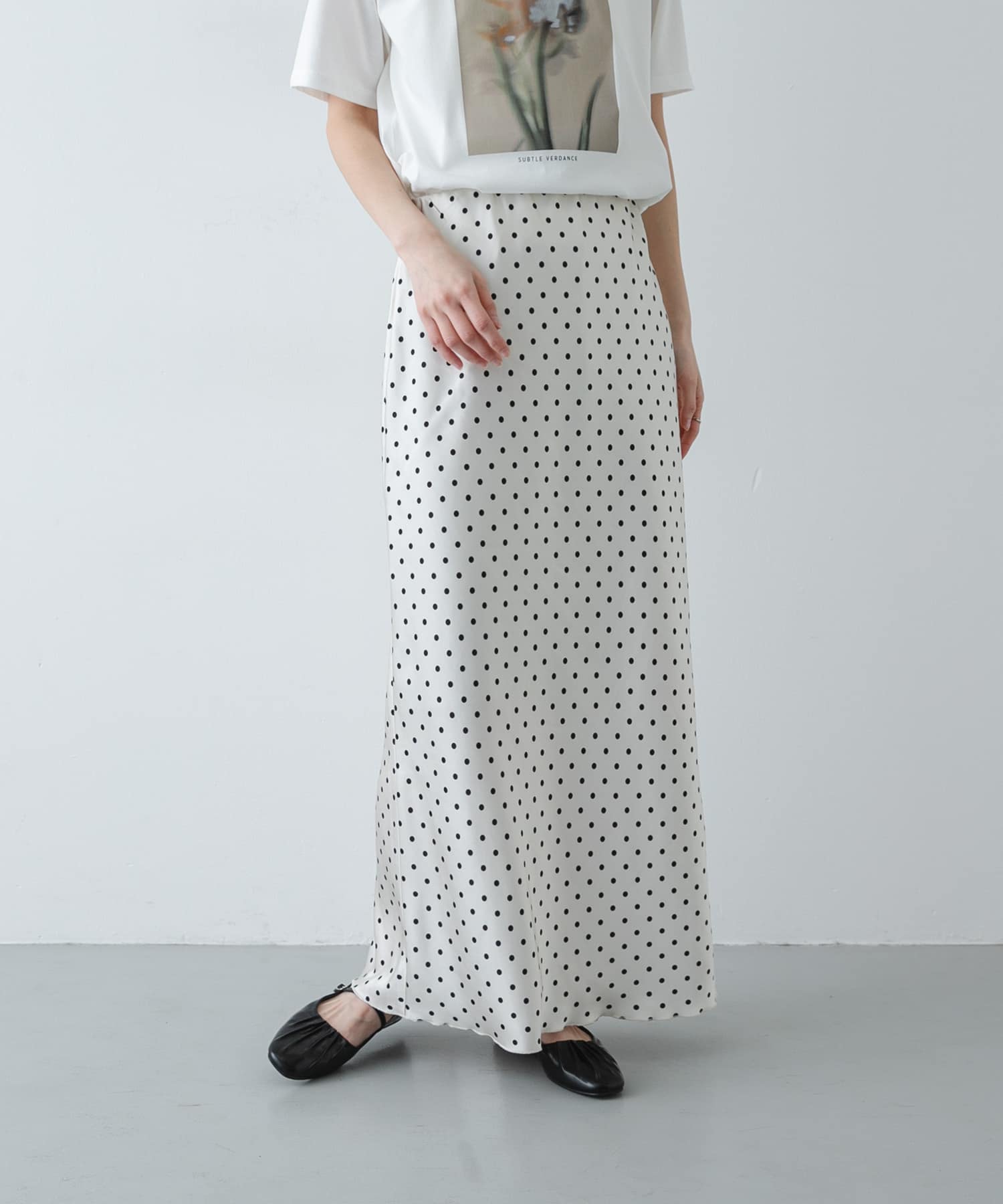 サテンアイラインスカート IVO×BLK M