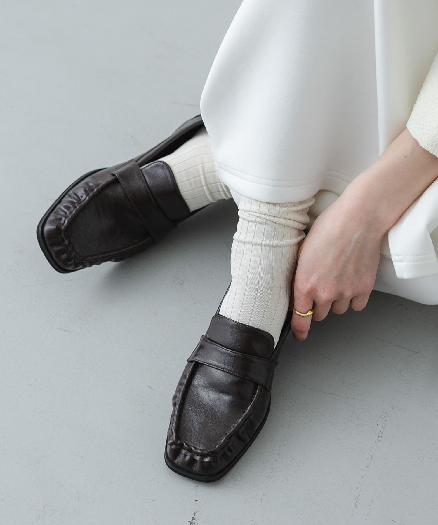 ワイドスクエアギャザーローファー BROWN S