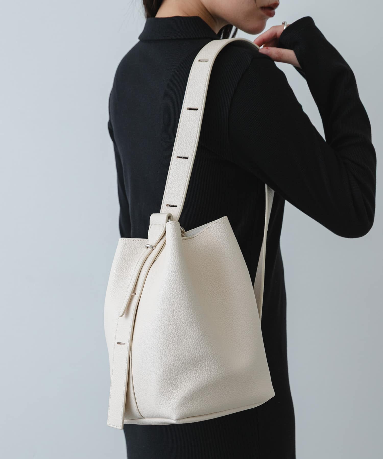 マルチショルダースクエアバッグ