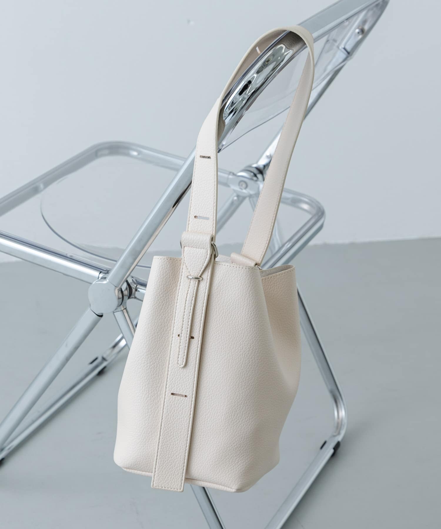 マルチショルダースクエアバッグ