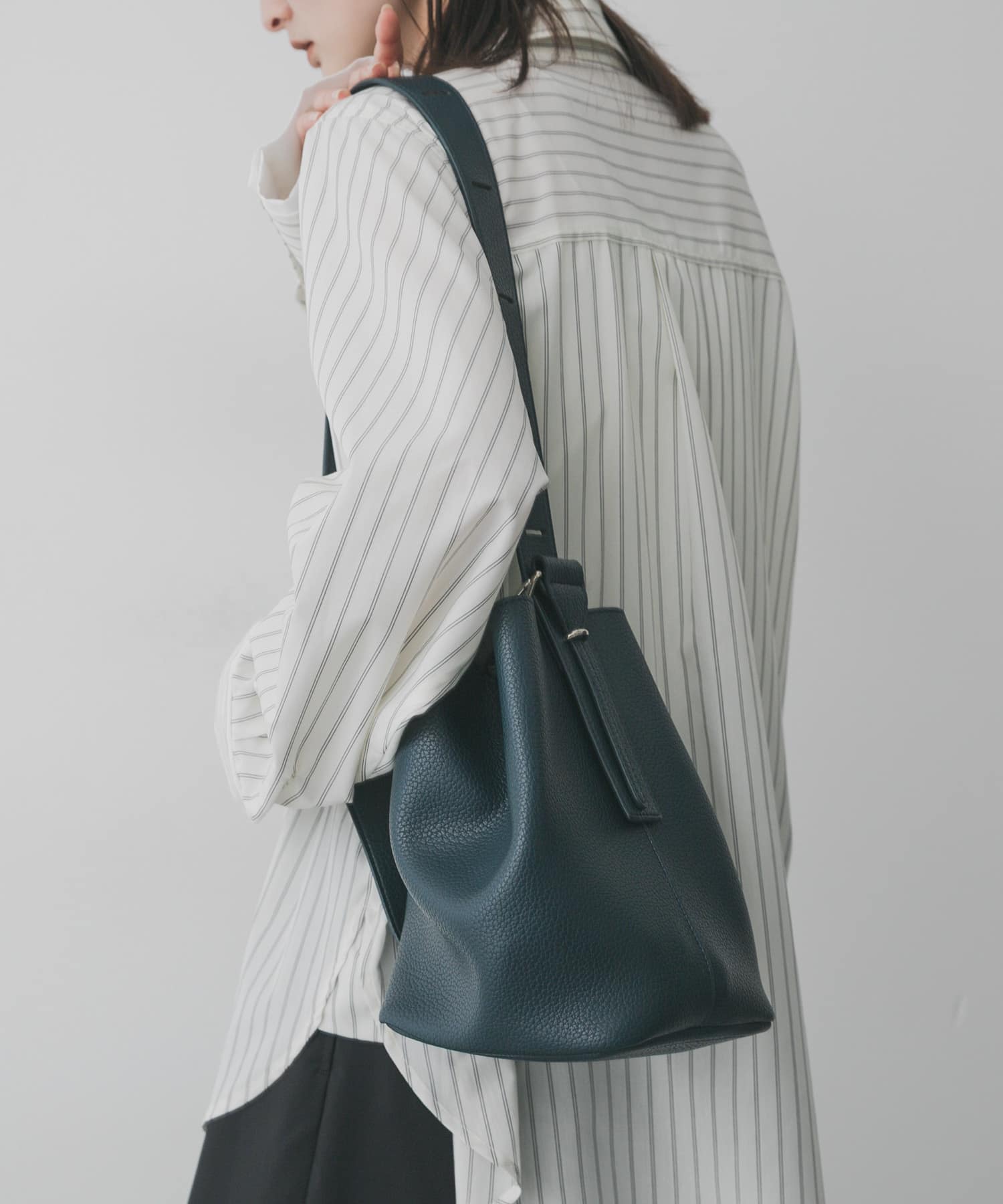 マルチショルダースクエアバッグ